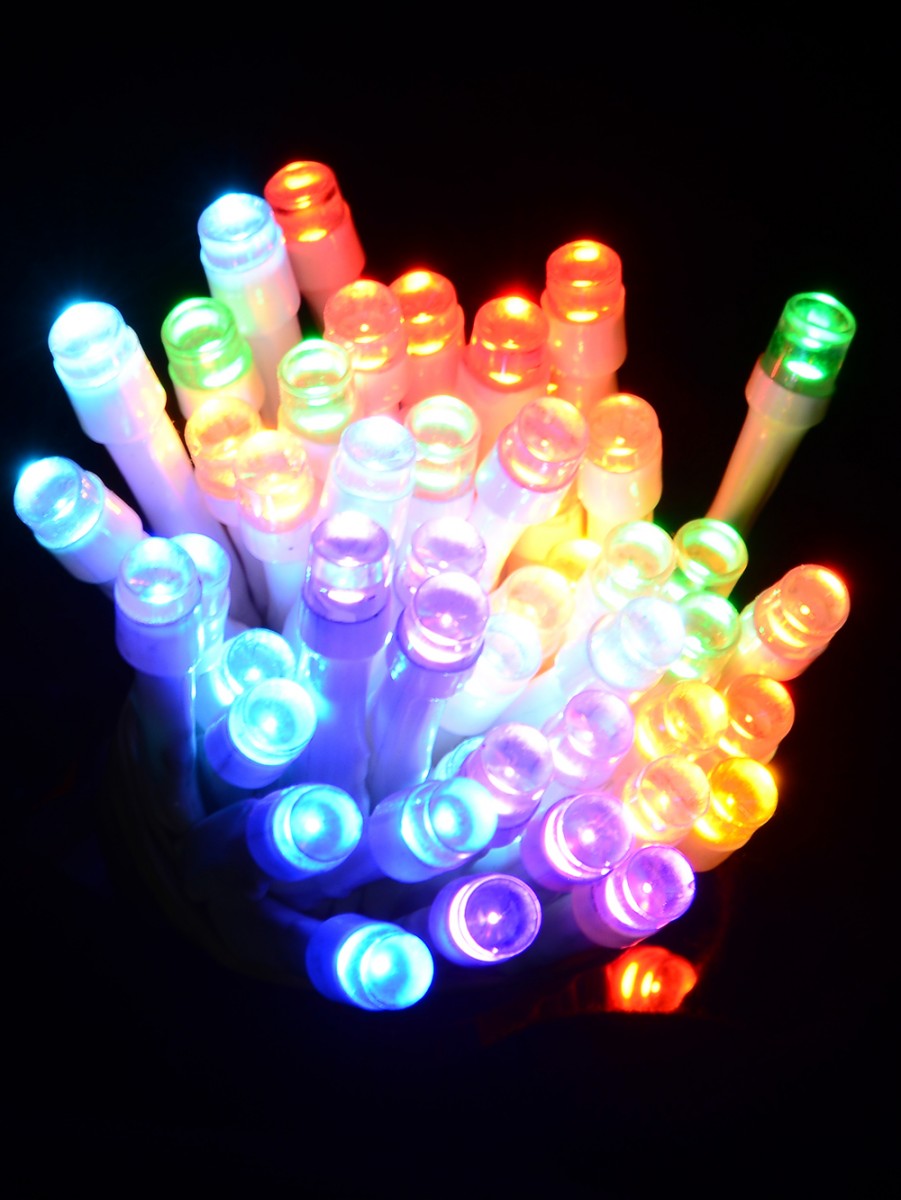 40 LED Chasing Lights 3.9m Multi-Coloured LEDs Indoor/Outoor DISCOUNTED PRICE 