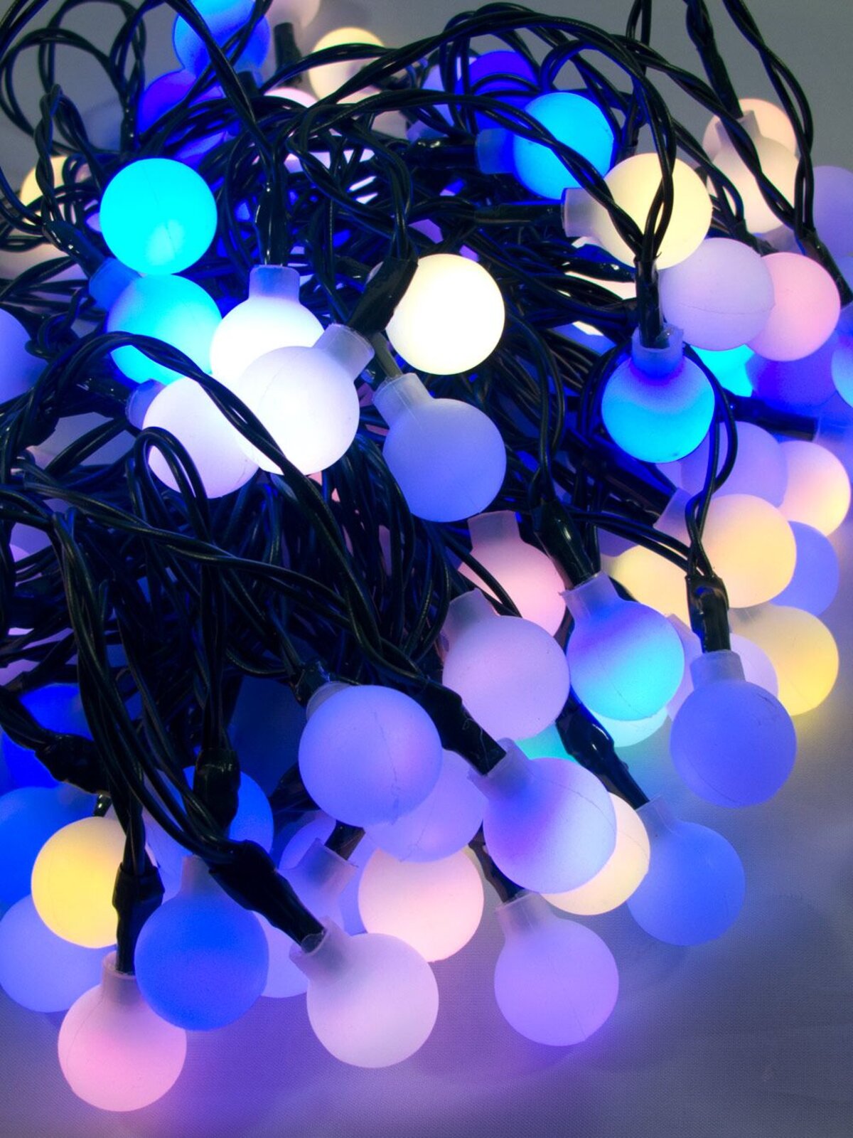 100 Multi Colour LED Bulb Auto Changing Spheres - 10m