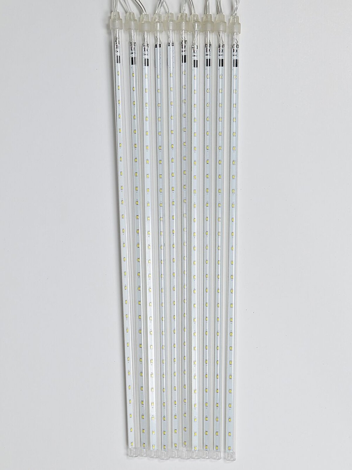 10x Meteor Shower Tube Icicle Lights 540 Snowing Cool White LED | 4.5m — image 7