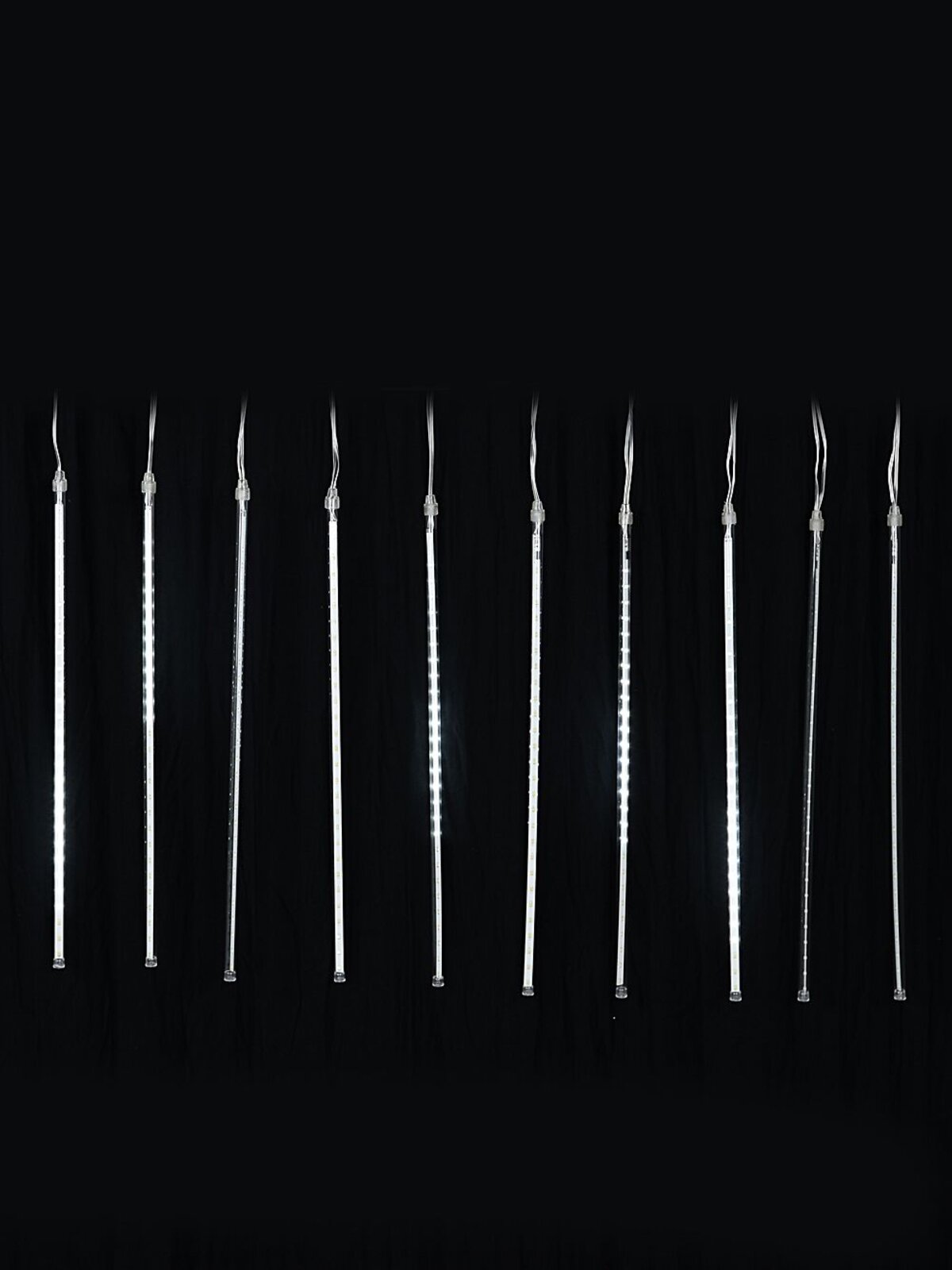 10x Meteor Shower Tube Icicle Lights 540 Snowing Cool White LED | 4.5m — image 5