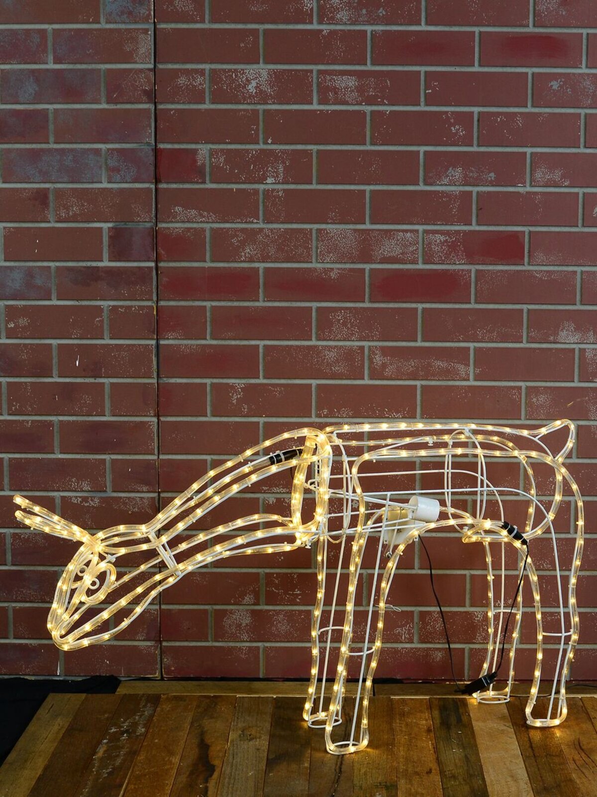 1.2m Warm White LED Large Feeding Reindeer Rope Light Display — image 4