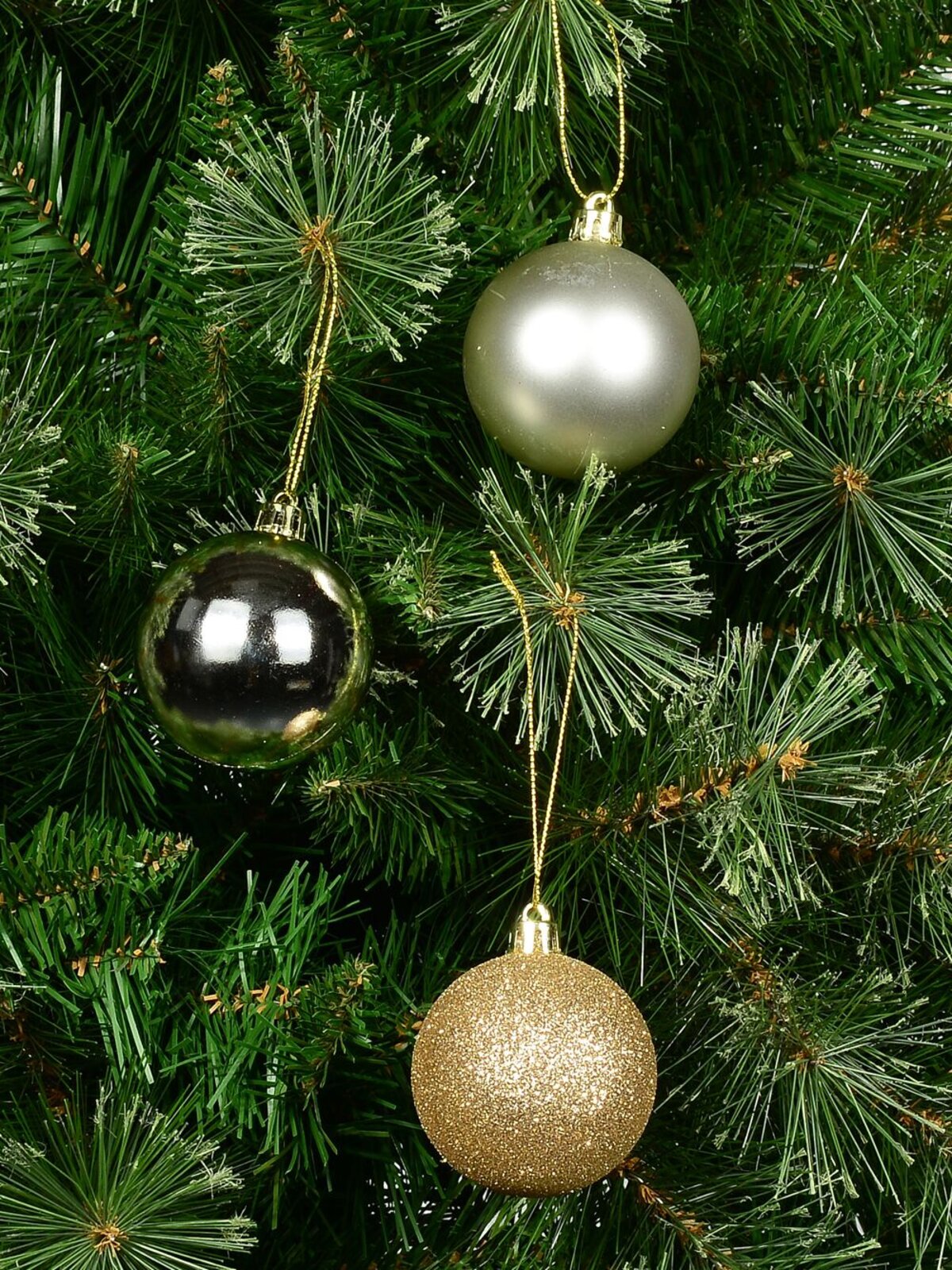 12x Timeless Gold & Light Gold Essential Mixed Finish Ball Bauble | 60mm — image 2