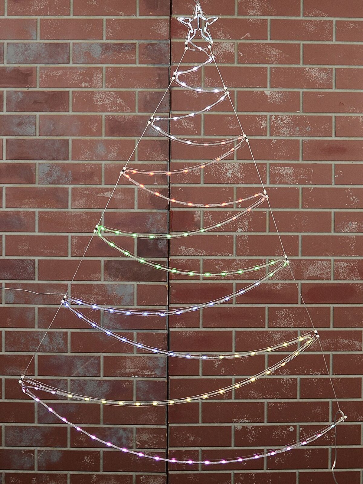 1.4m Wavy Christmas Tree & Star With Digital Rainbow LED Light Display — image 4