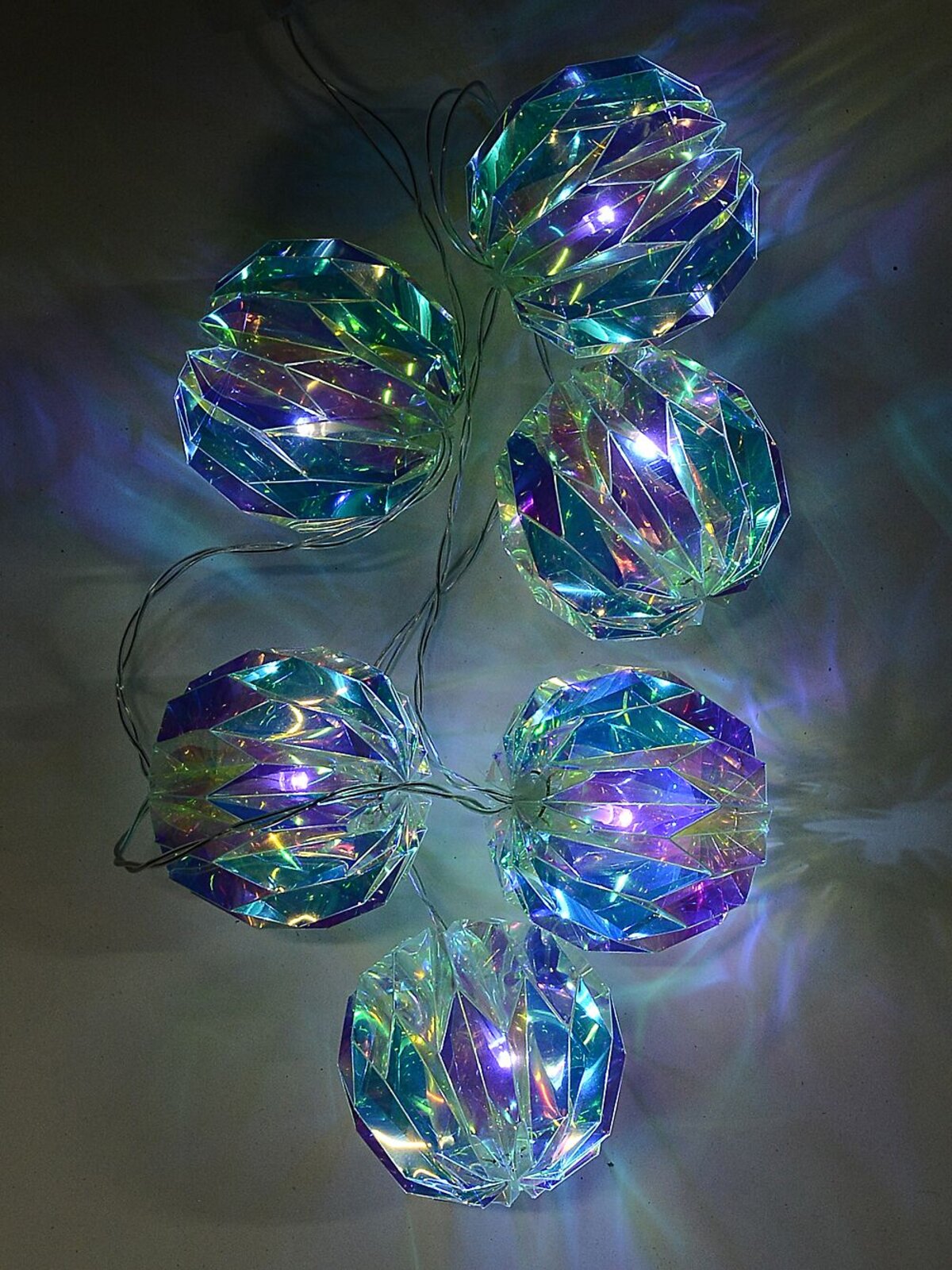 15 Cool White LED With Iridescent Geometric Spheres 2 Function | 2.1m — image 7