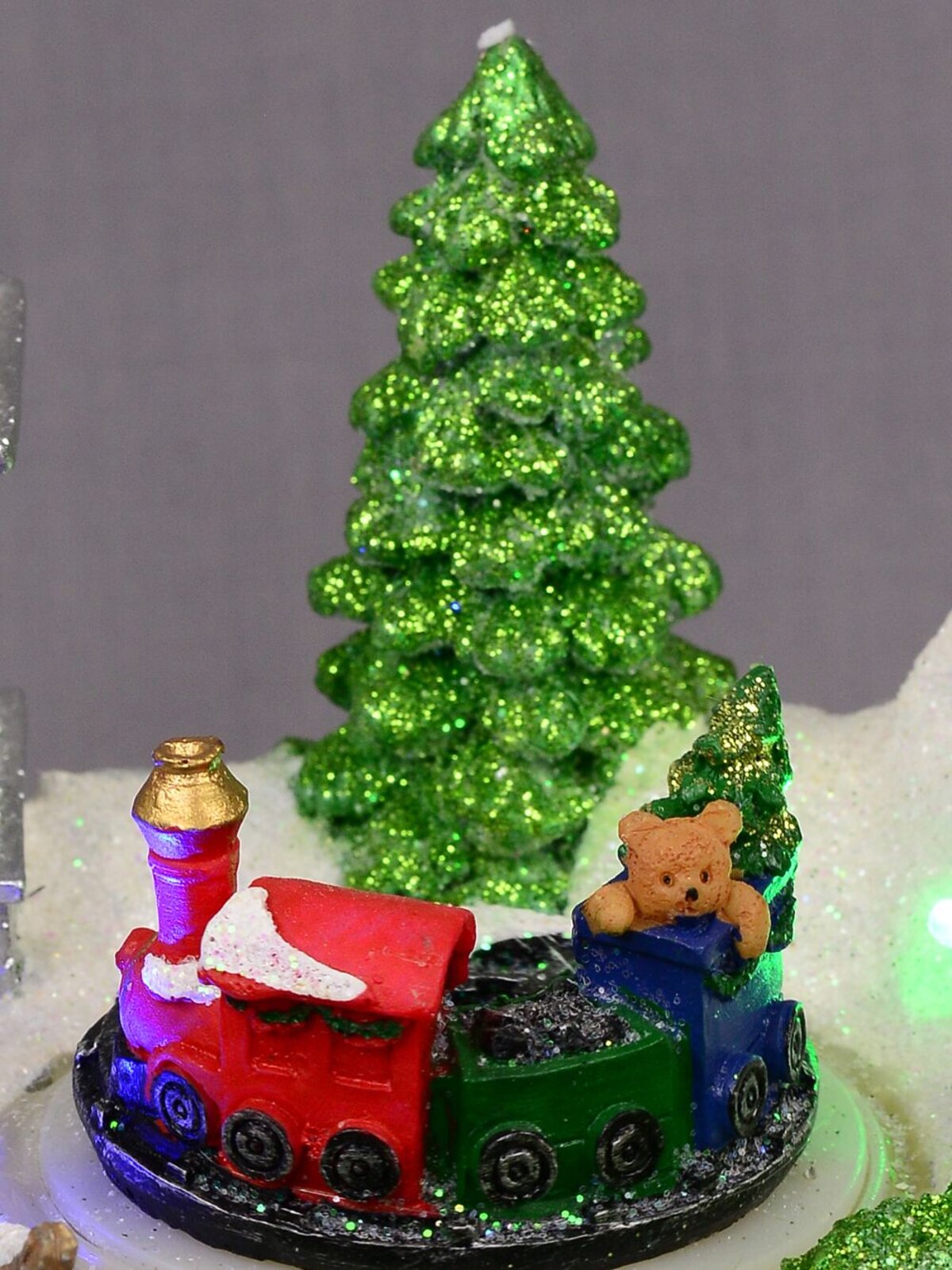 15cm Home By The River & Train Christmas Scene With LED & Fibre Lights — image 7