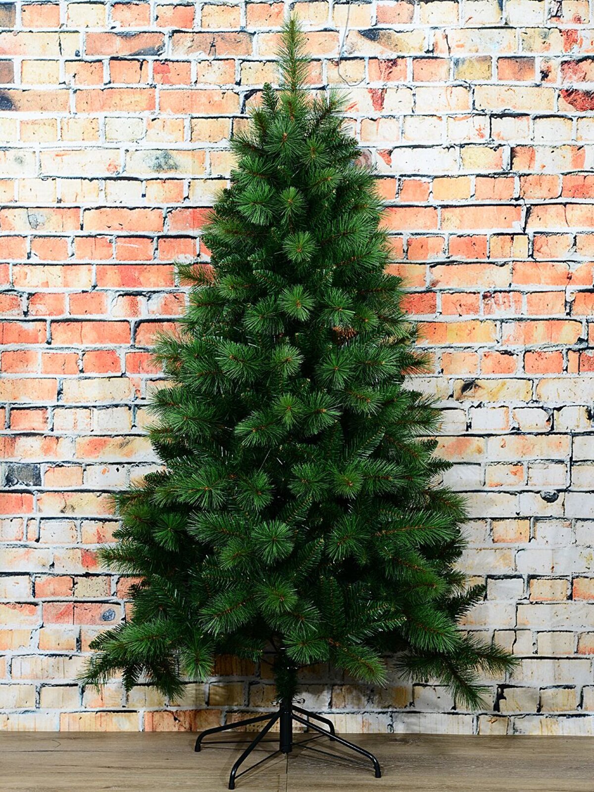 1.8m Weymouth Dual Leaf Christmas Tree | 637 Tips & Hinged Branches — image 2