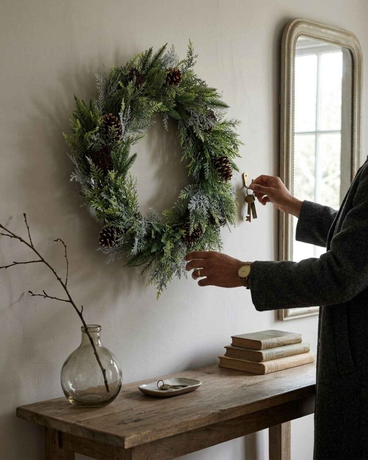 60cm Woodland Christmas Wreath With Tasmanian Cedar & Glitter Pinecones — image 4