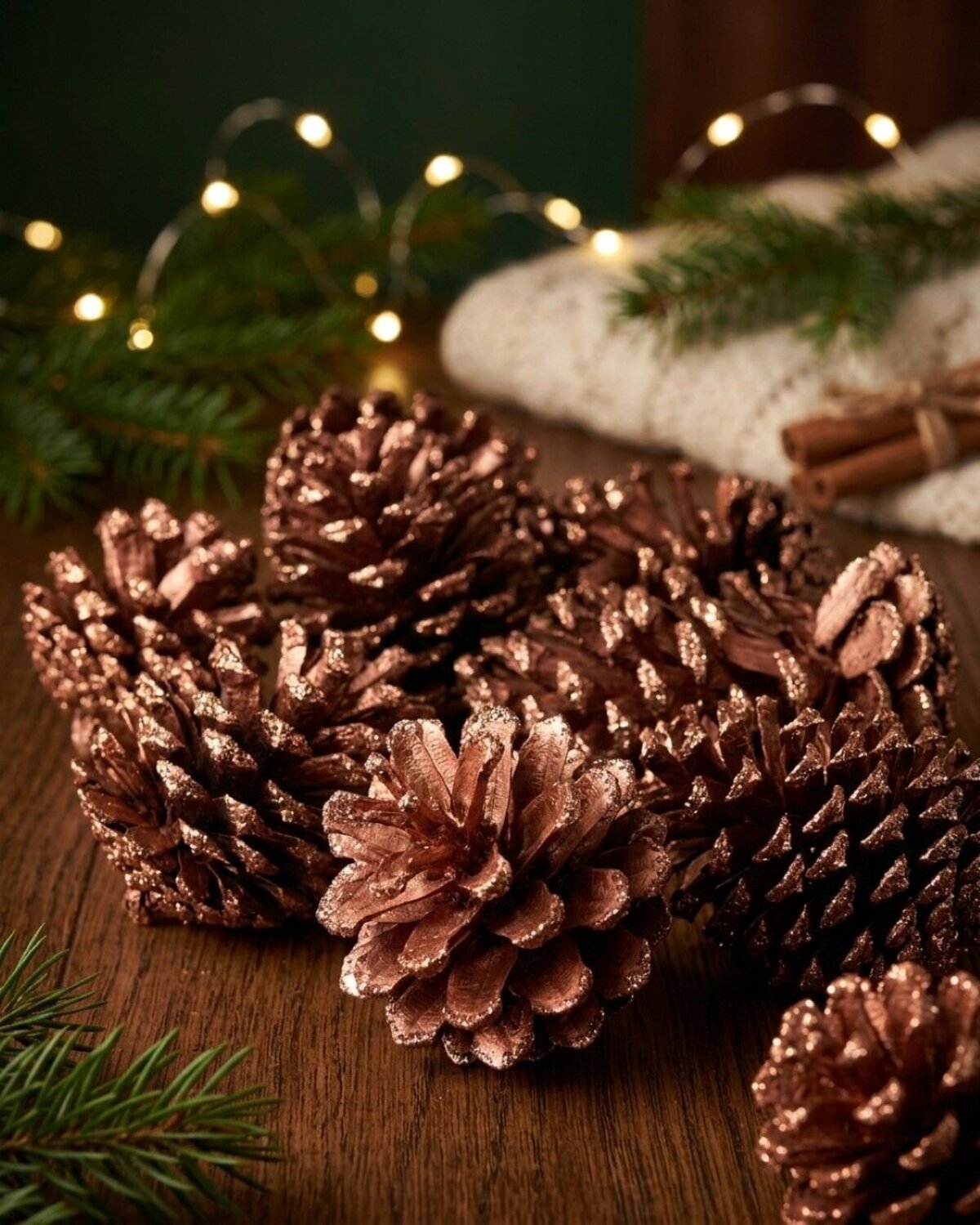 Natural Large Copper Glittered Pinecones | 200g — image 2
