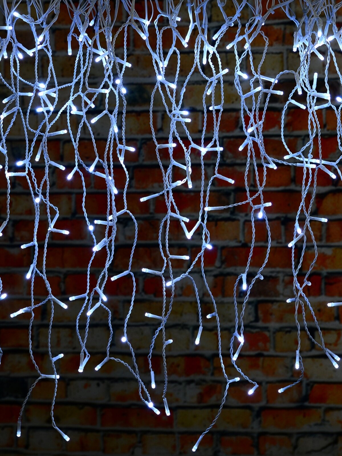340 Cool White LED Icicle String Lights 8 Function With Timer | 10m