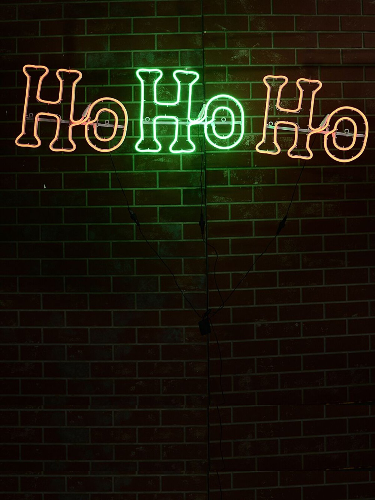 2.5m Dynamic Ho Ho Ho Christmas Outdoor Red & Green LED Neon Flex Display — image 2