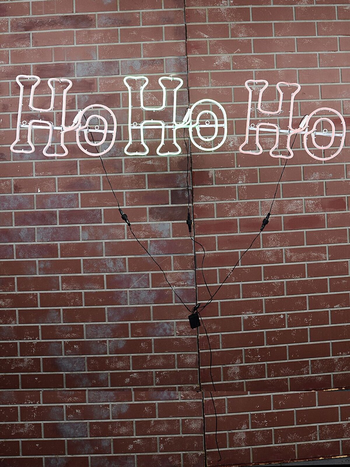 2.5m Dynamic Ho Ho Ho Christmas Outdoor Red & Green LED Neon Flex Display — image 4