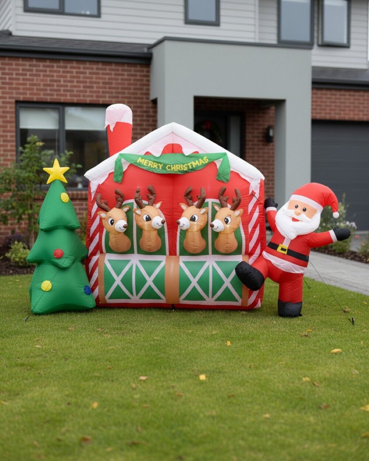 2.5m Large Reindeer Stable With Santa | LED Outdoor Inflatable — image 4