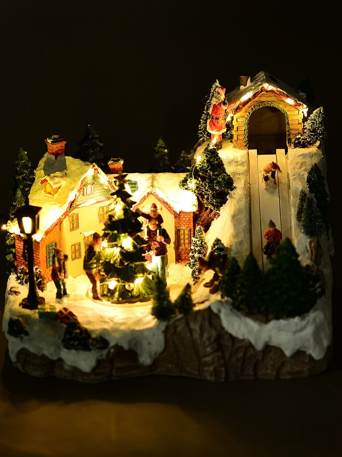 28cm Santa's Piste & Decorating The Town Centre Tree Village Scene — image 3