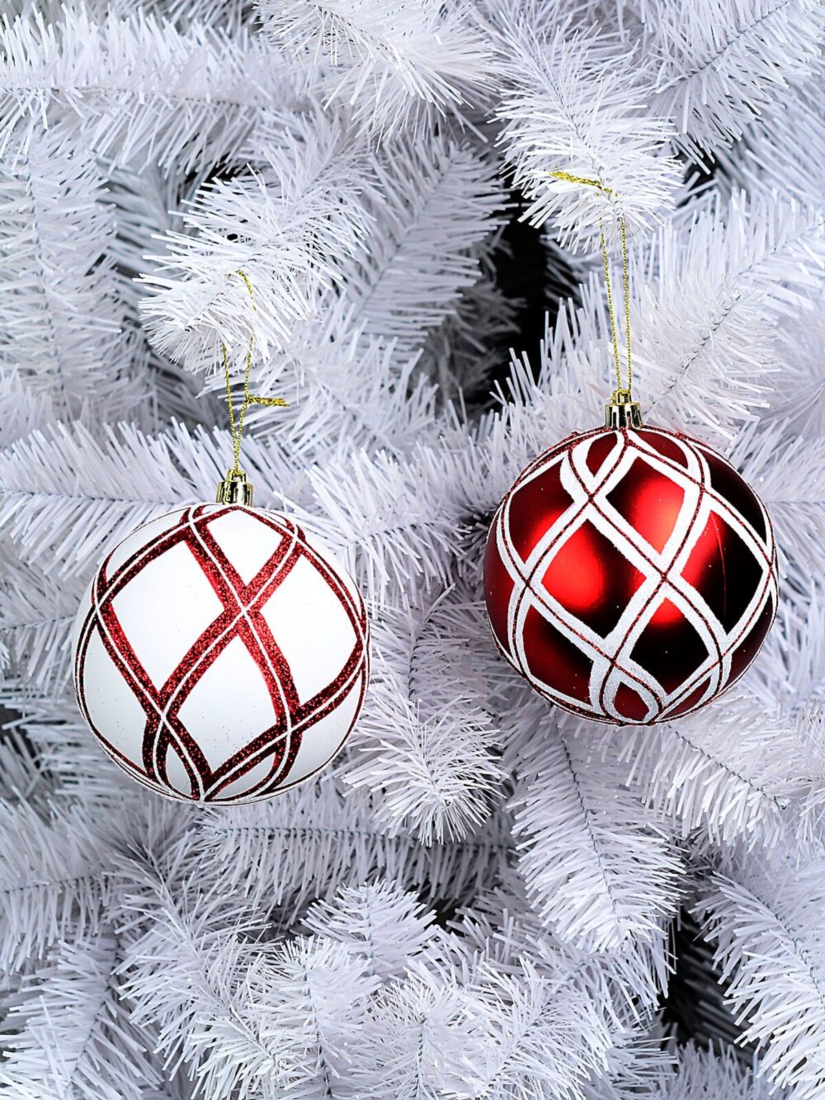 2x Dynamic Red & White Signature Glitter Diamond Line Baubles | 10cm — image 2