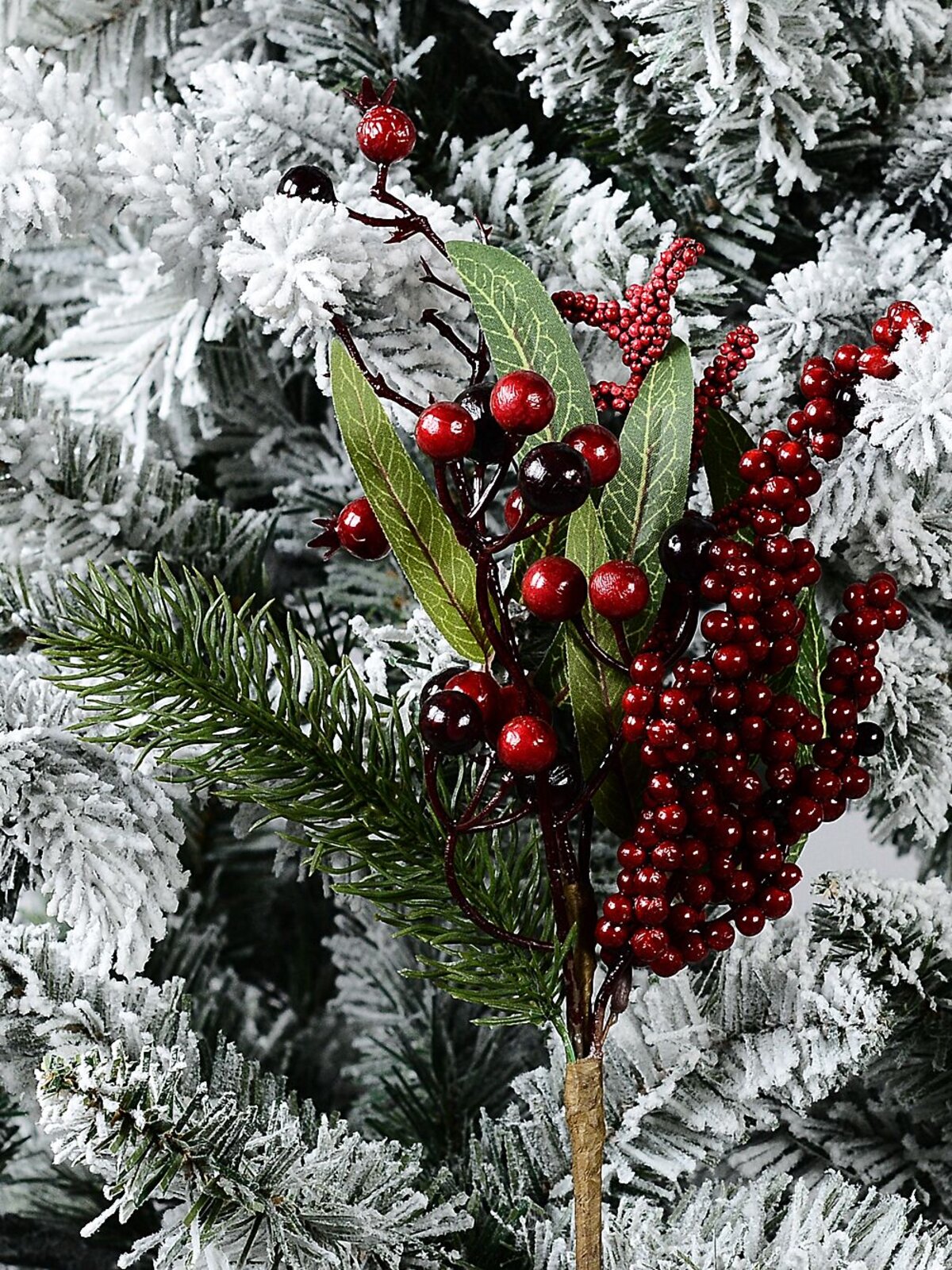 Pine Sprig Leaf & Red Berry Natural Look Christmas Stem Pick | 32cm — image 2