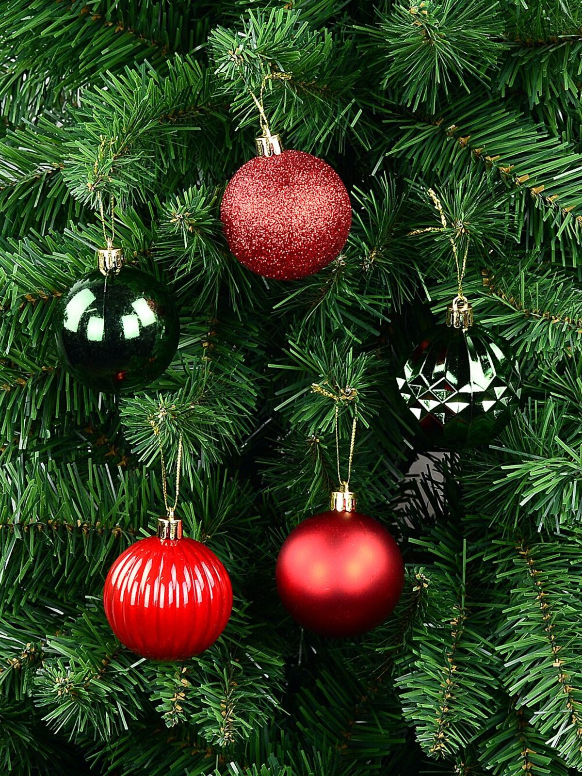 35x Lustrous Red and Green Mixed Essential Ball Bauble | 60mm — image 2