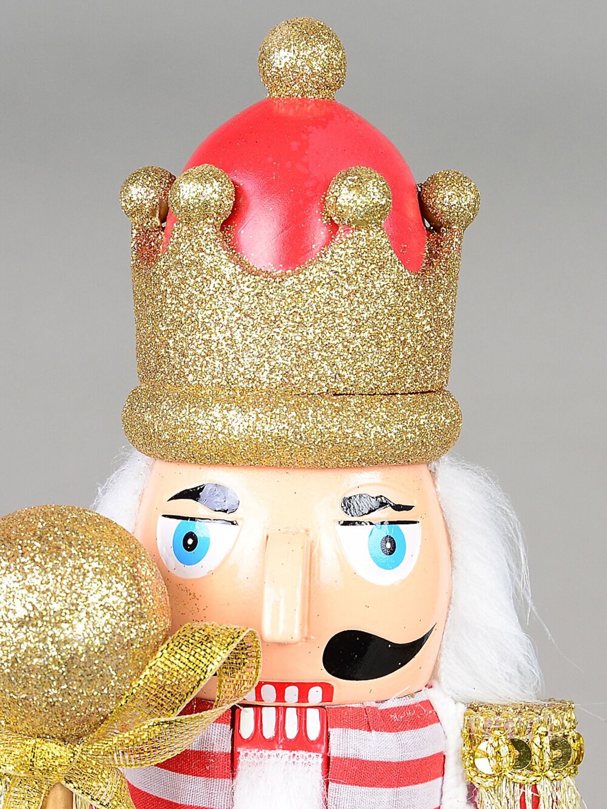 38cm Classic Christmas Nutcracker With Ball Staff Ornament — image 6