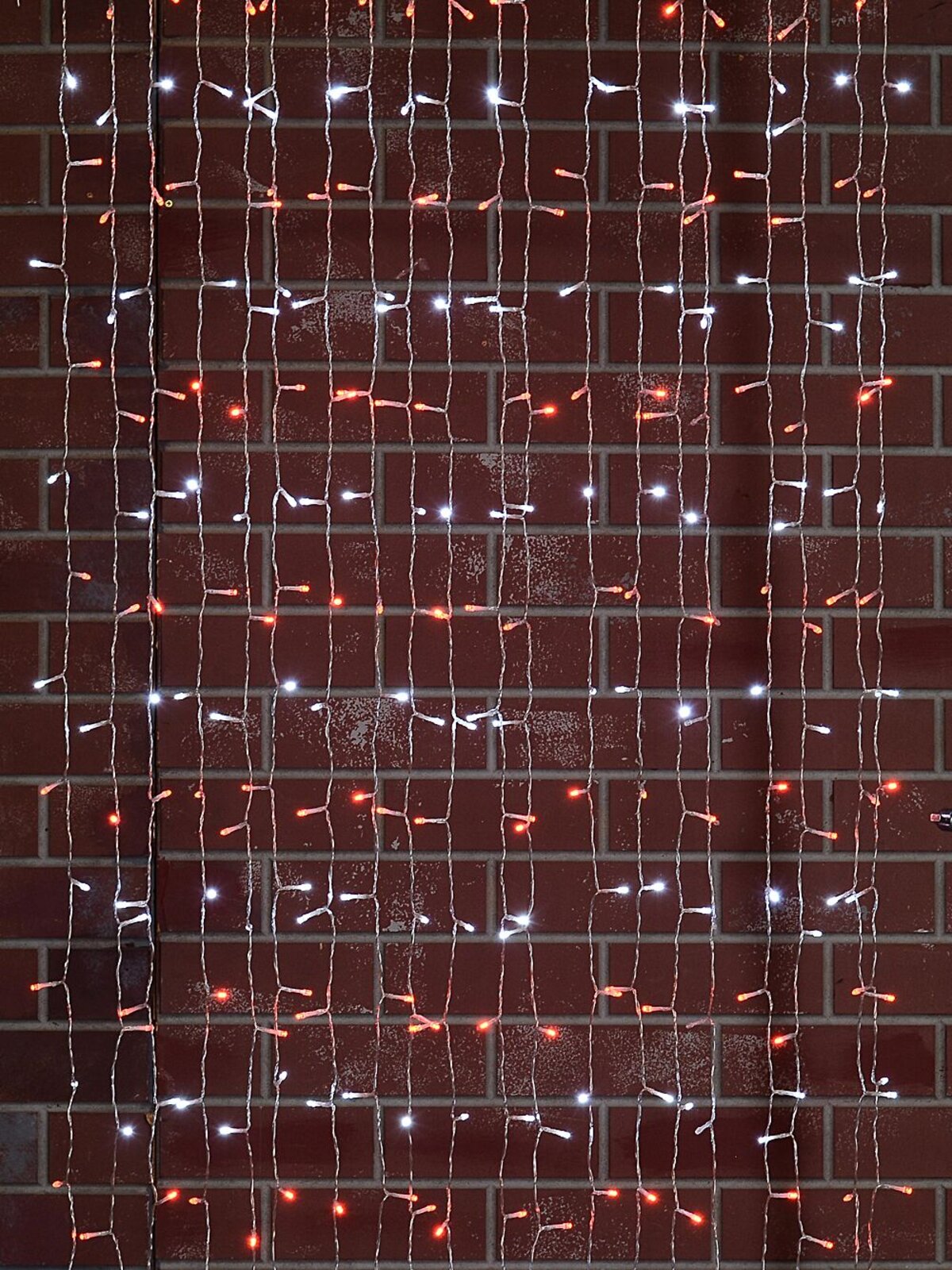 400 Red & Cool White LED 2m String Curtain Light — image 2