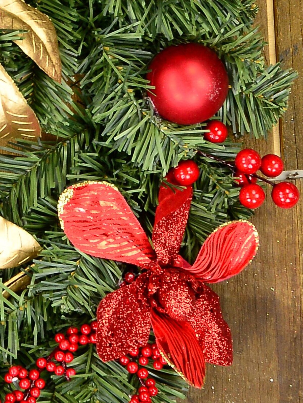 40cm Red Poinsettia Christmas Wreath With Gold Leaves, Berries & Ribbon — image 3