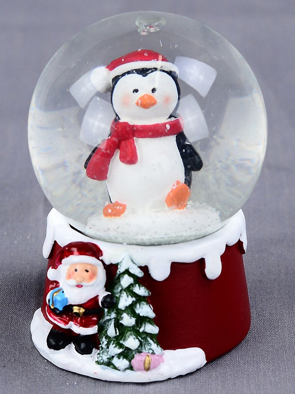 65mm Sitting Penguin Christmas Mini Waterball Snow Globe Ornament — image 3