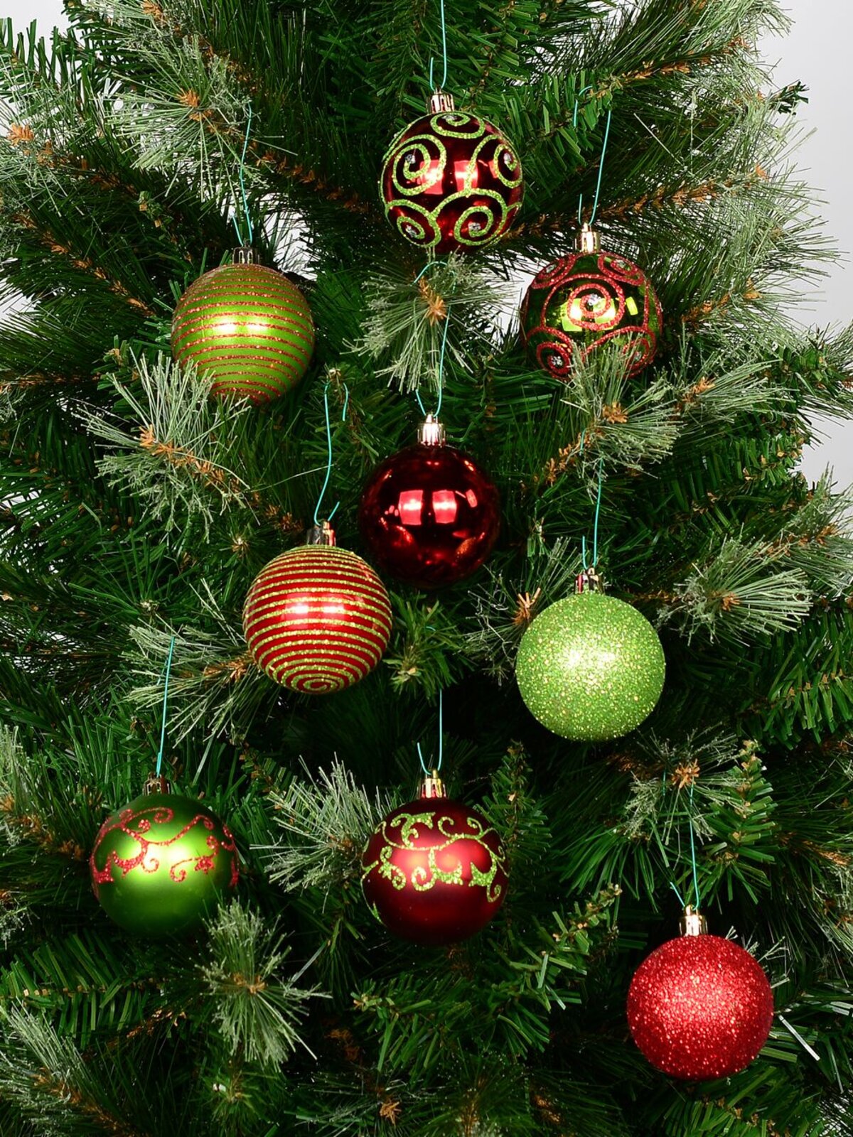 9x Timeless Red & Green Essential Ornate Glitter Ball Bauble Set | 60mm — image 2