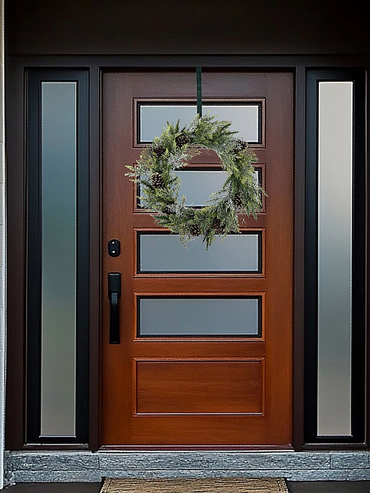 Assorted Red Or Green Metal Wreath Hanger | 36cm Over Door Hook Holds 11kg — image 2