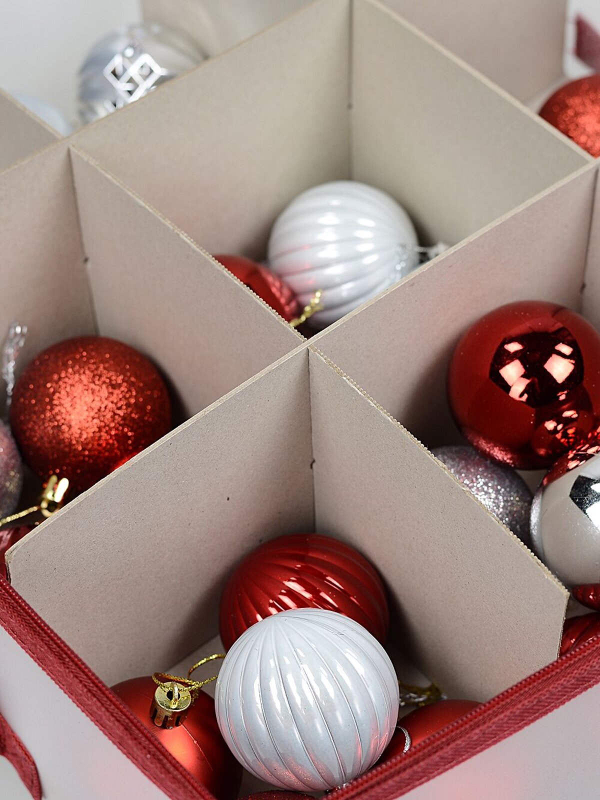 Bauble & Christmas Decorations Storage Box | Fits Up To 270x 60mm Baubles — image 3