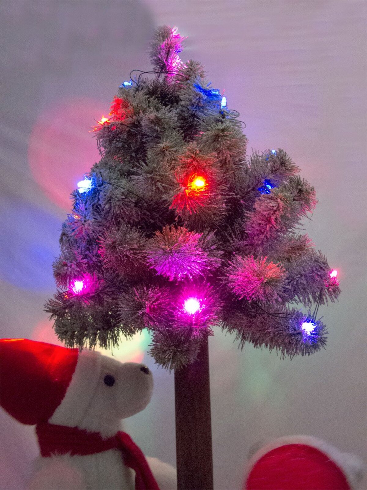 Bears Skating Around Rotating Tree Musical Illuminated Animation - 1.2m — image 10