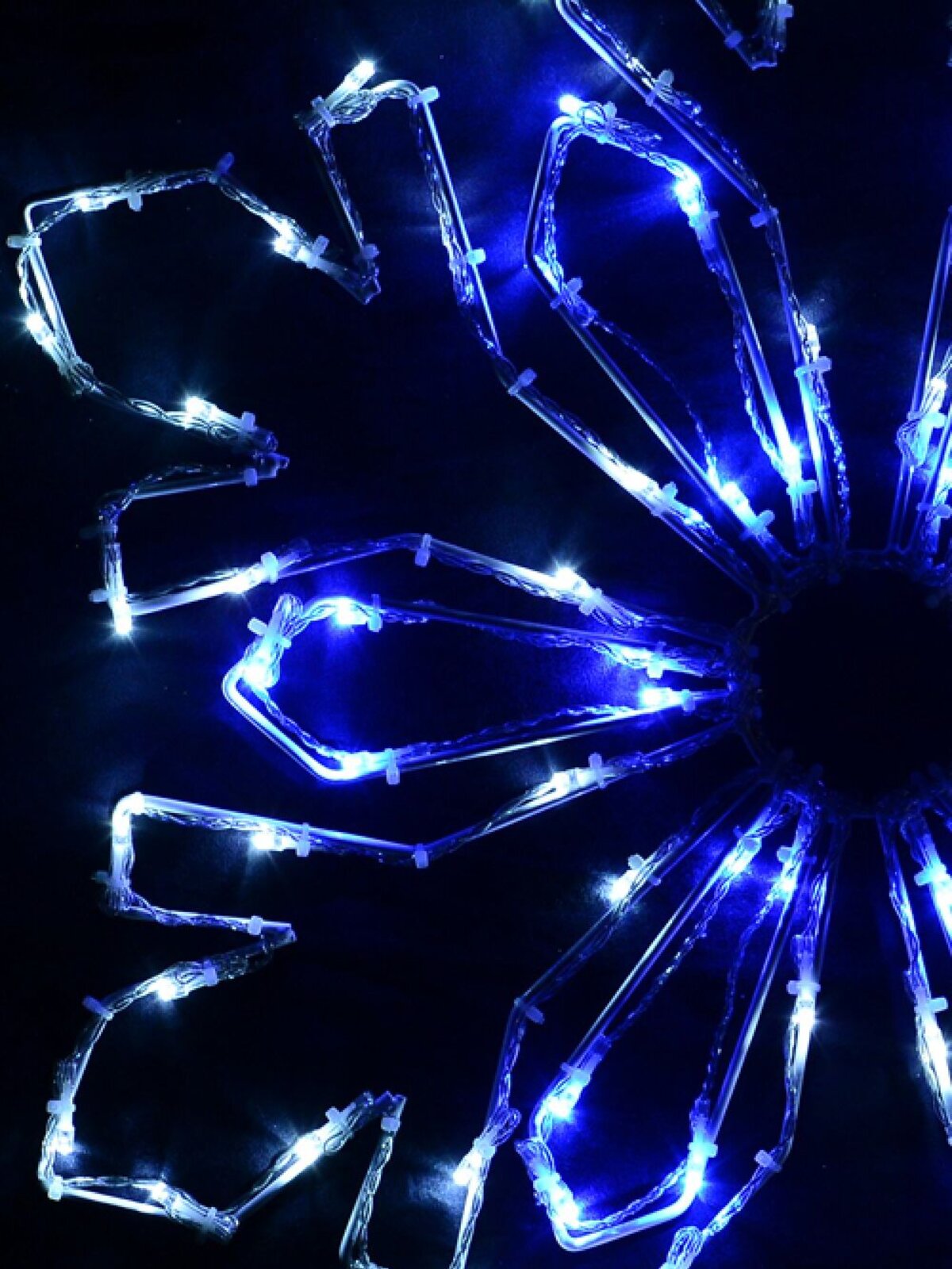 Blue & Cool White LED Snowflake String Light Silhouette - 58cm — image 3