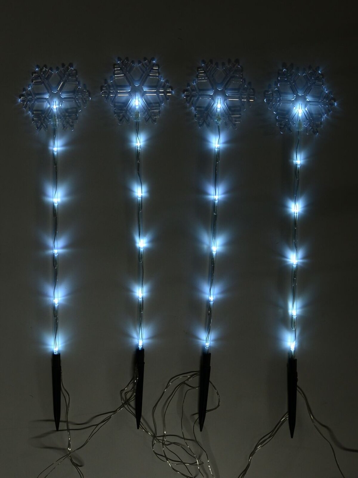 Cool White LED Snowflake On A Pole Garden Christmas Path Lights - 4 x 49cm — image 2
