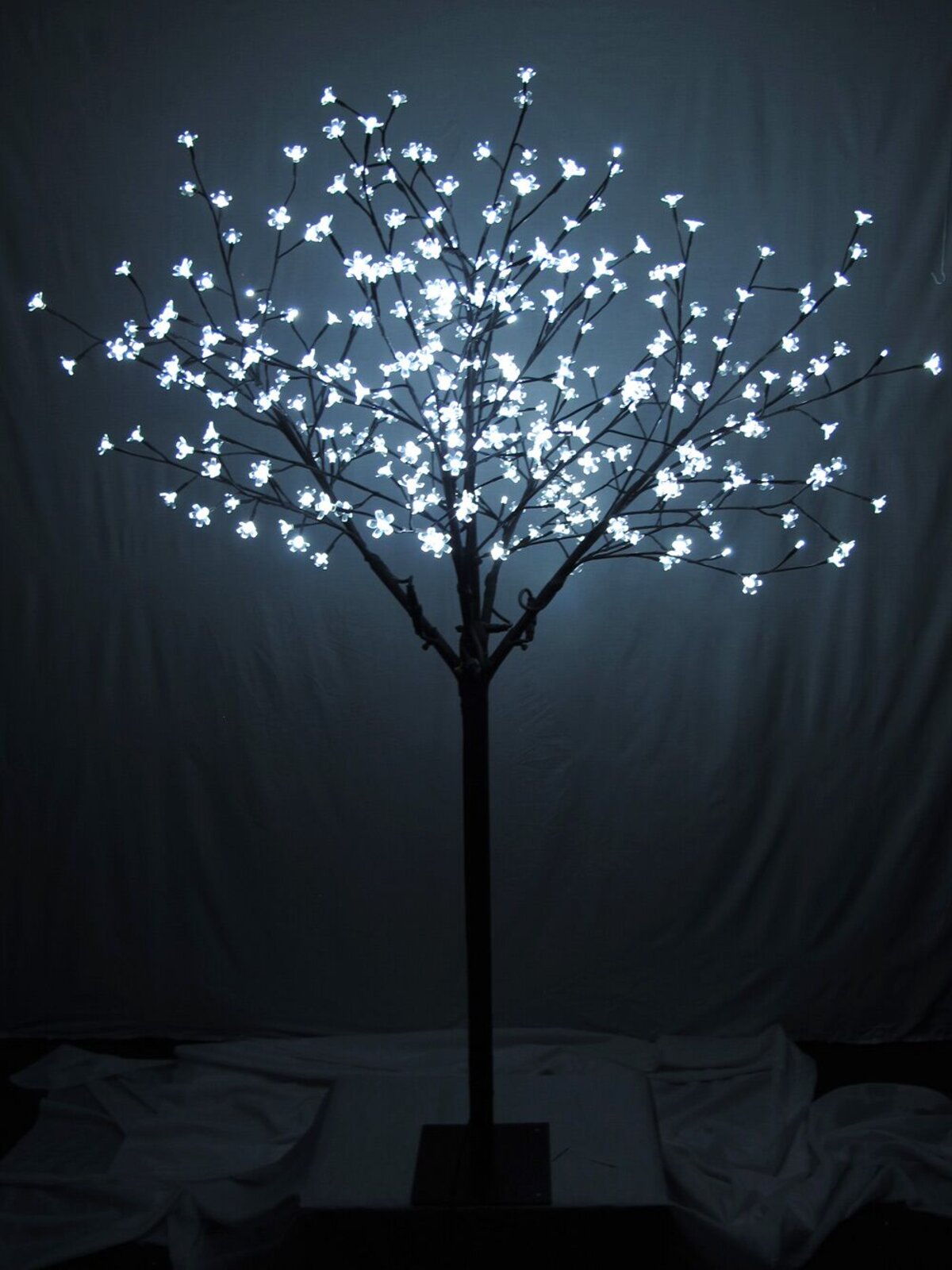 Dual Colour Sequence LED Cherry Blossom Tree - 1.7m — image 3