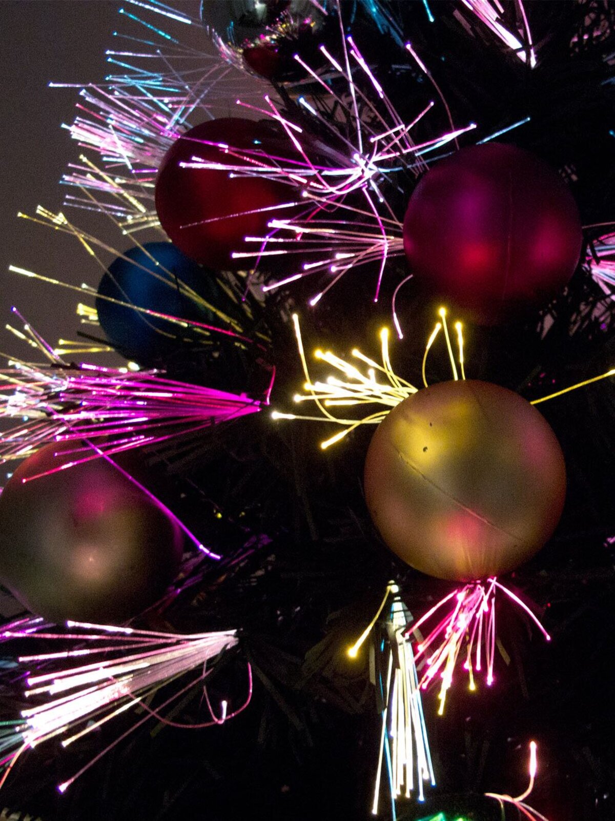 Fibre Optic Tree With Bauble Decorations - 92cm — image 4