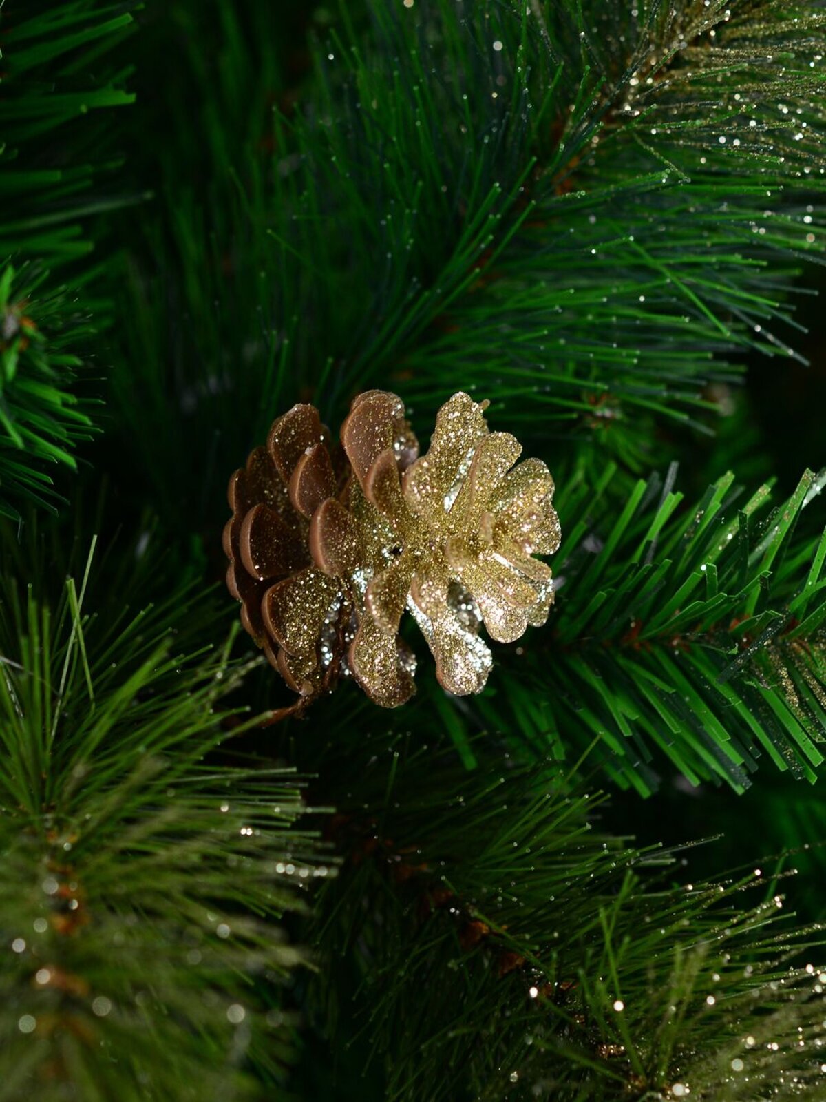 Golden Dawn Christmas Tree With 1251 Tips - 2.3m