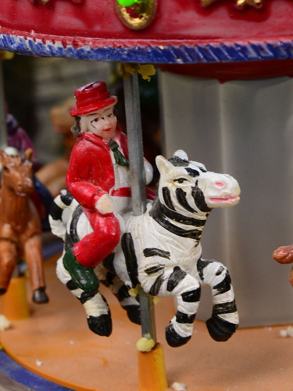 Grand Winter Fun Park Christmas Village Scene With Christmas Fair Rides - 47cm — image 10