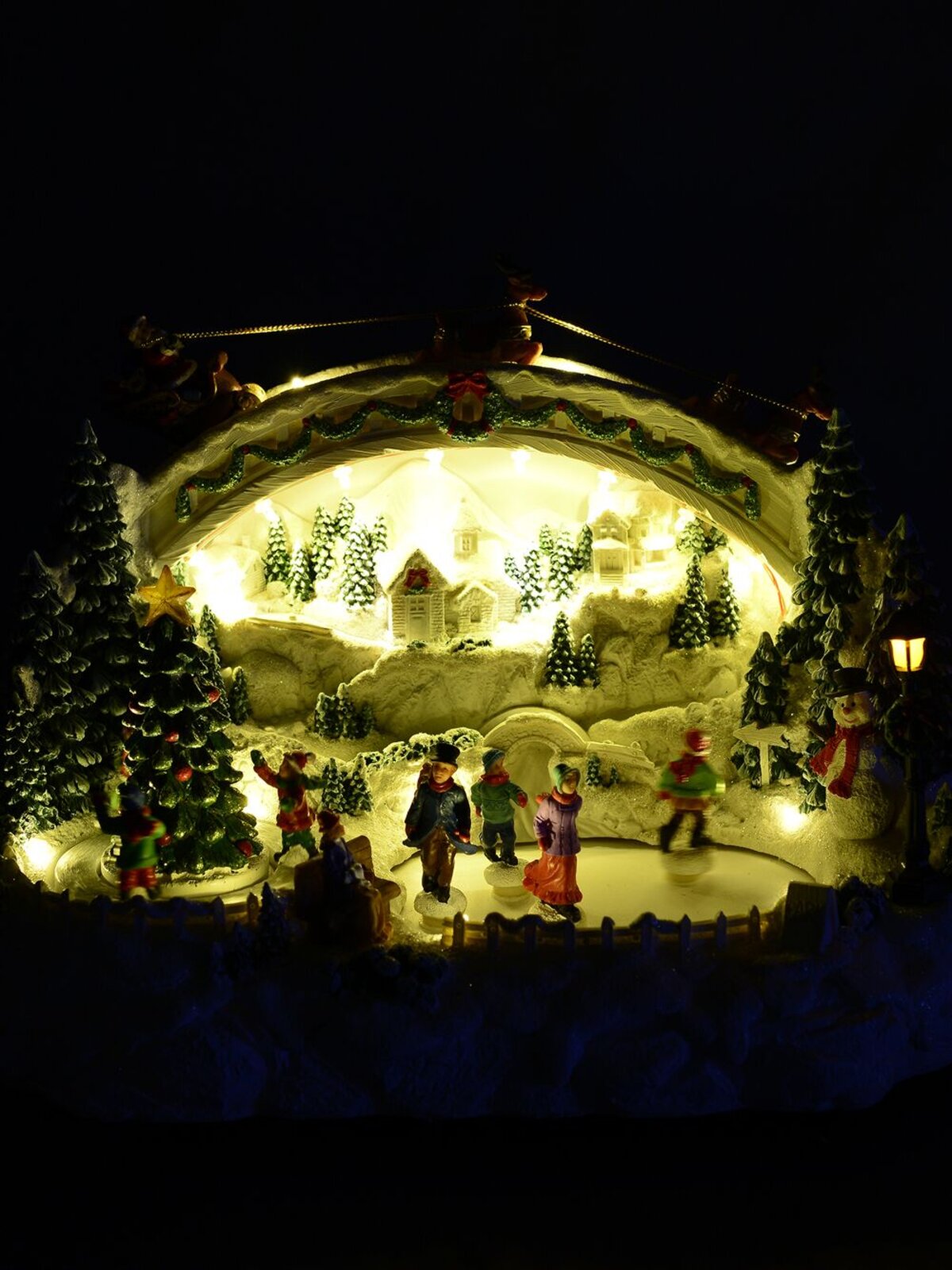 Illuminated & Animated Ice Skating Winter Christmas Eve Scene - 32cm — image 2