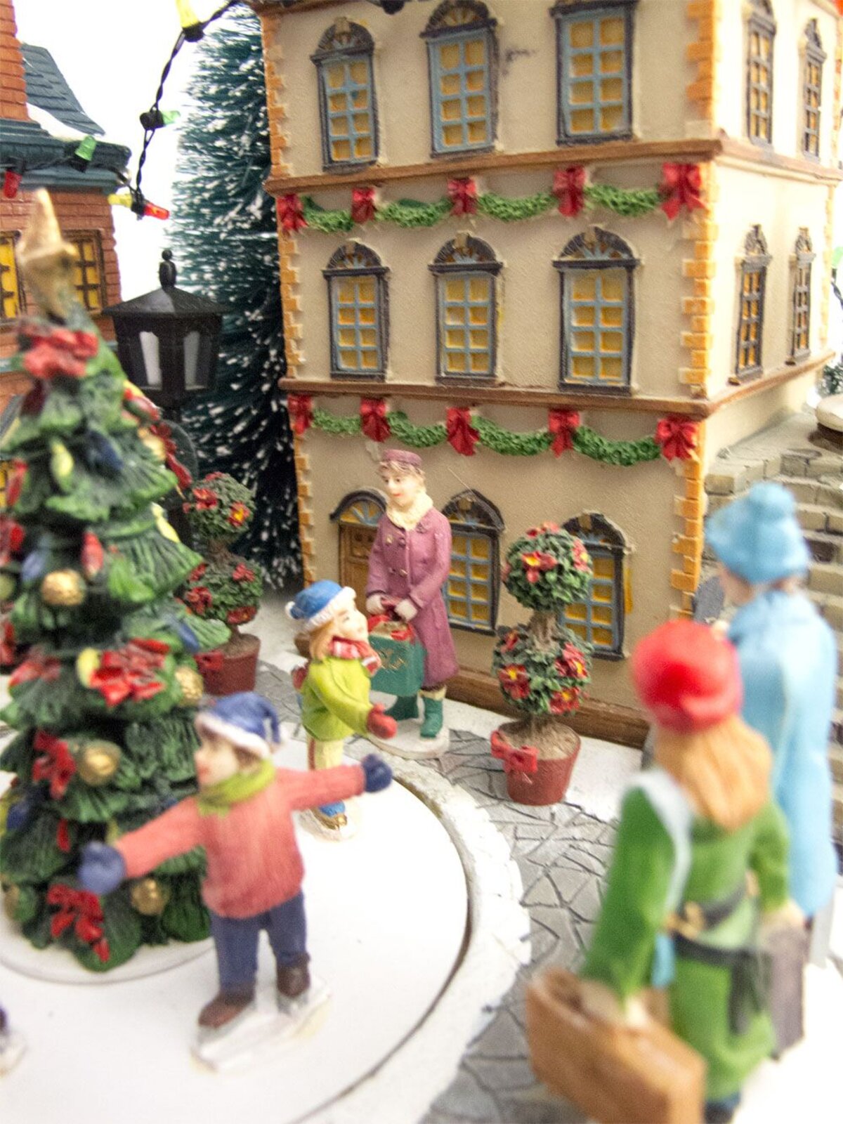 Illuminated, Animated & Musical Grand Station Village Scene Ornament - 40cm — image 9