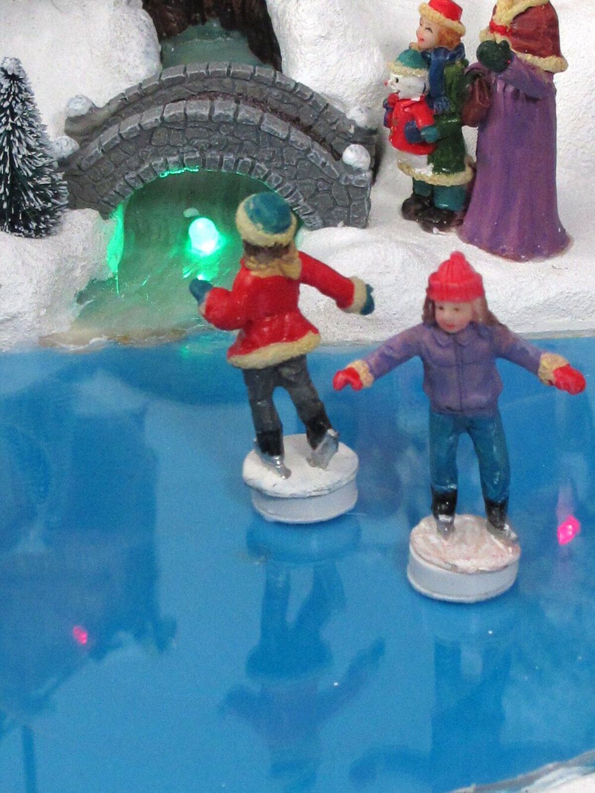 Illuminated, Animated & Musical Mountain Village Scene Ornament - 53cm — image 5