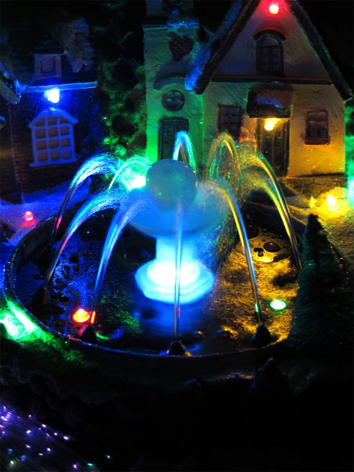 Illuminated & Animated Town Scene With Water Fountain Ornament - 27cm — image 5