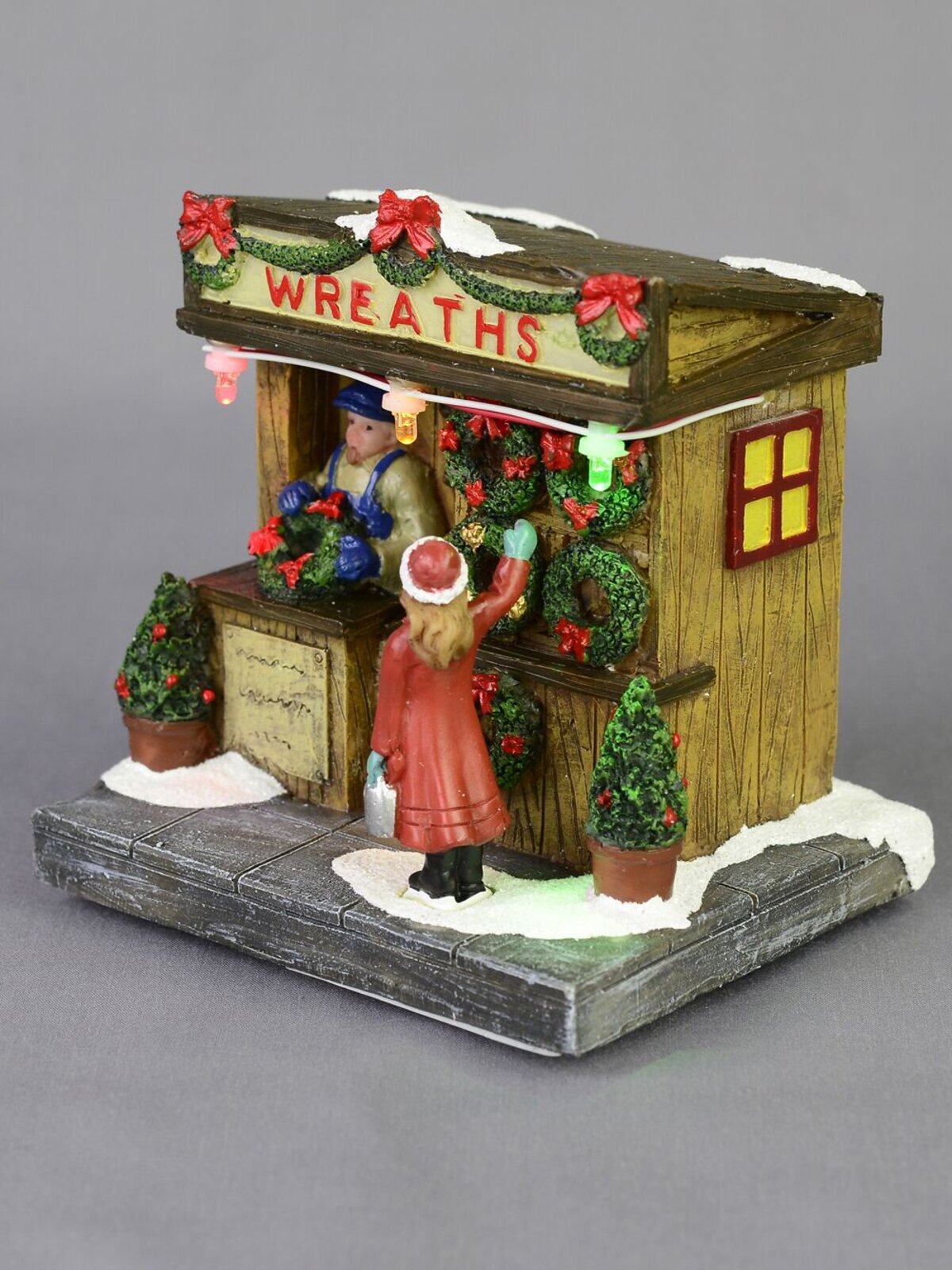 Illuminated Wreath Stall Scene - 11cm