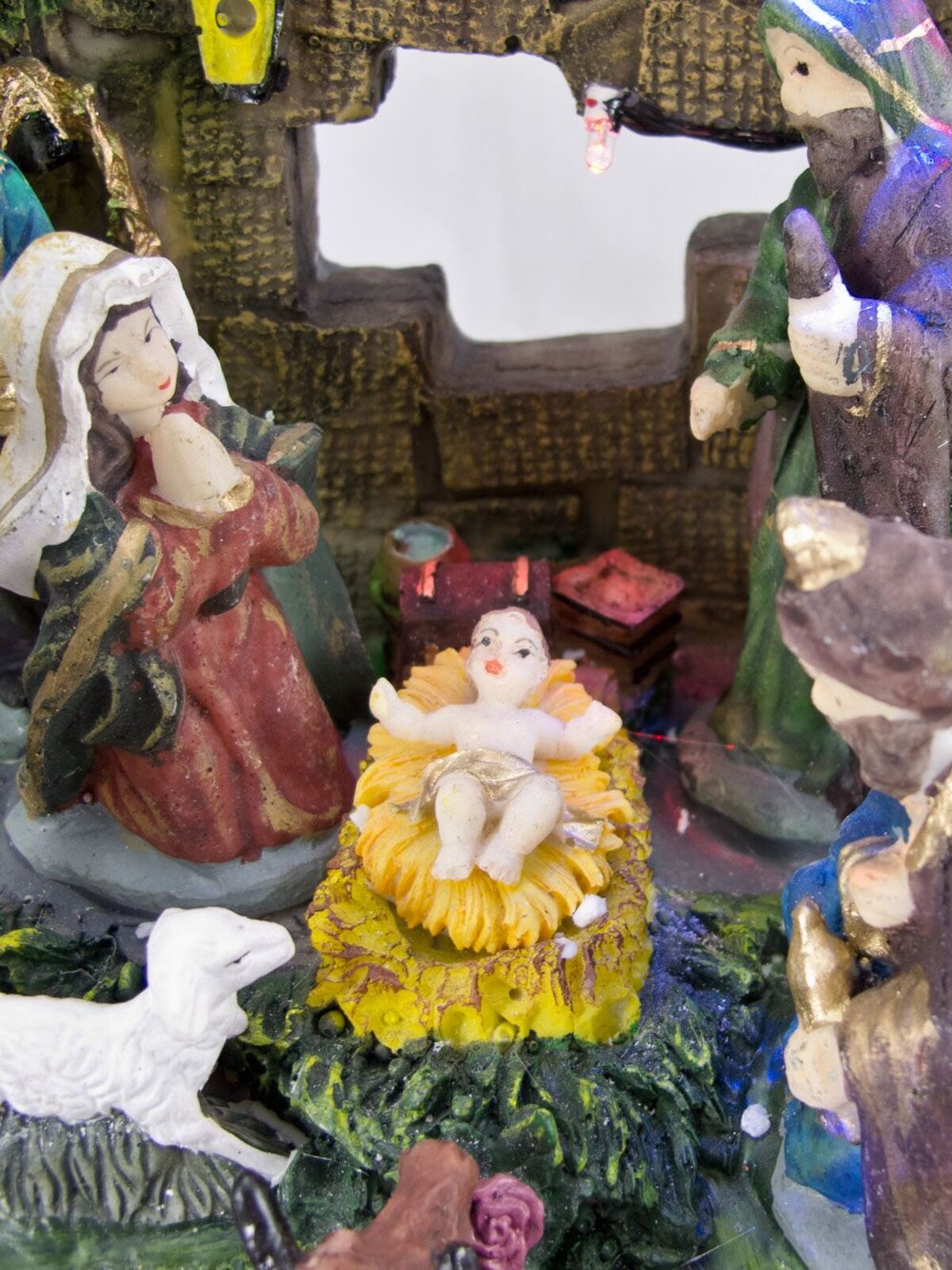 LED Resin Manger Scene Battery Operated Nativity Scene - 44cm