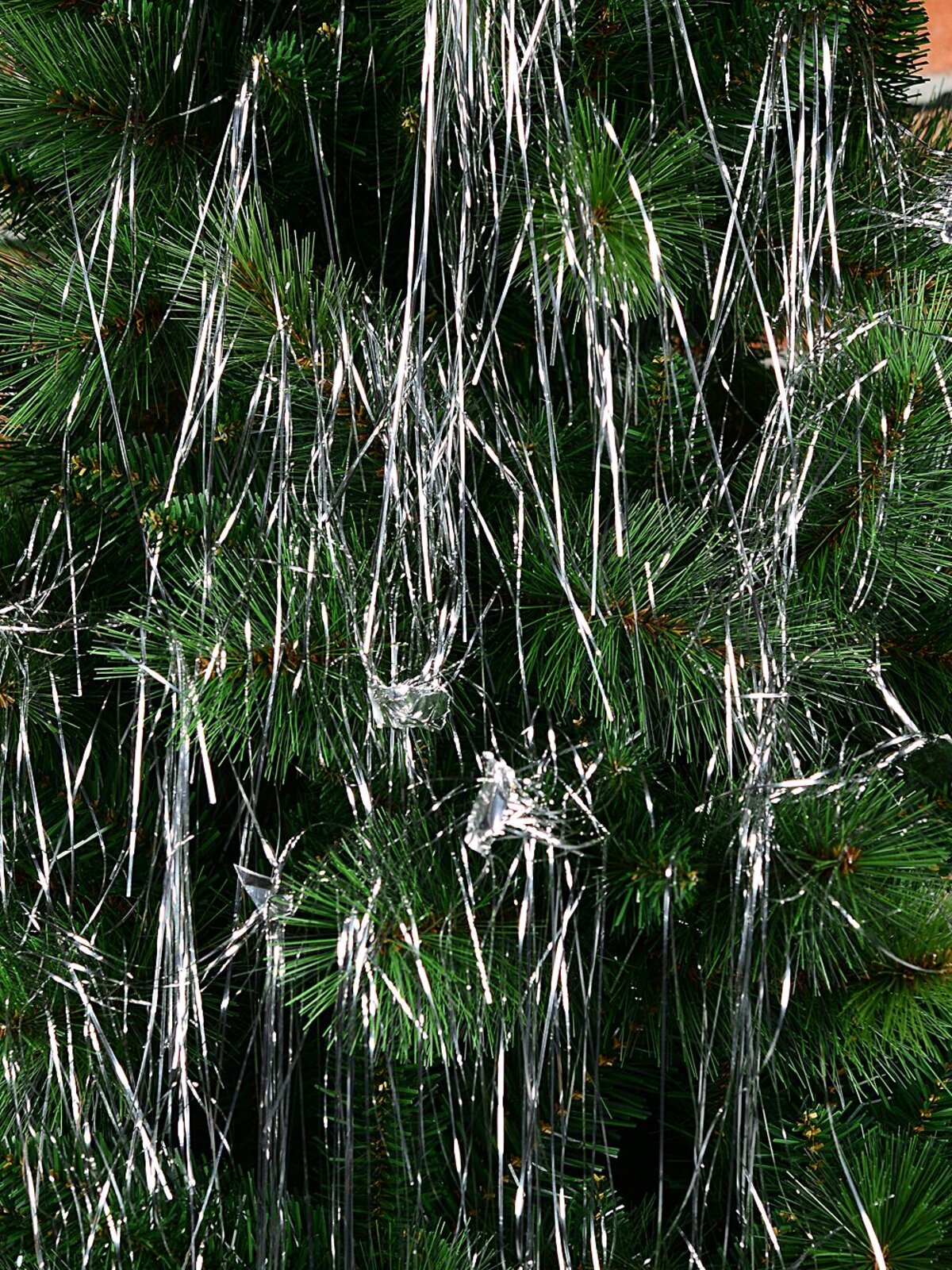 Metallic Silver Whimsical Essential Tinsel Lametta | 300x Icicles — image 2