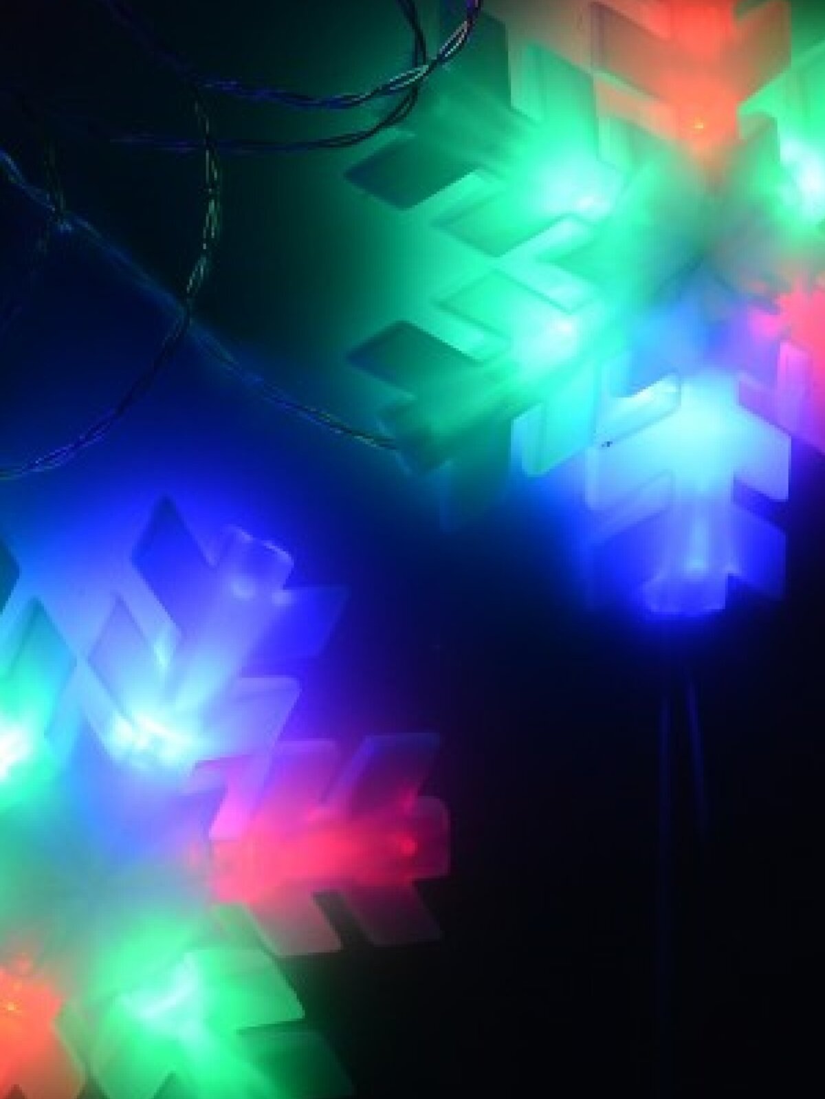Multi Colour Auto Change Twinkle LED Christmas Snowflakes Light String - 2.3m