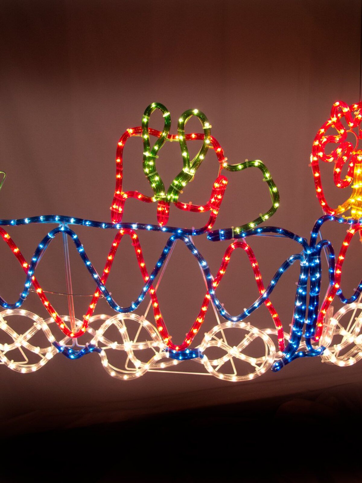 Multi Colour Train & Two Carriages Rope Light Silhouette - 1.8m — image 5