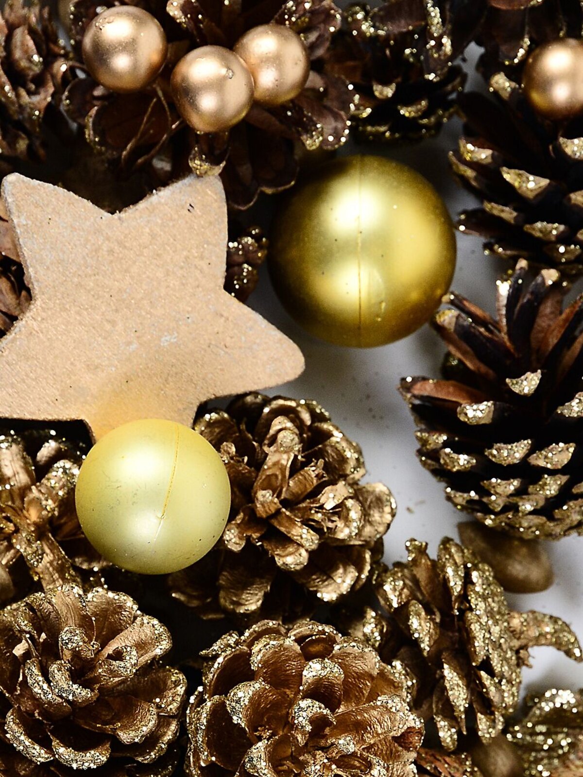 Natural Gold Pinecone, Star & Bauble Mix | 300g — image 3