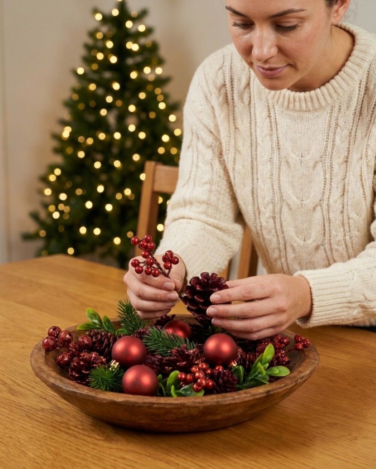 Natural Red Pinecone & Festive Botanical Mix | 130g — image 3