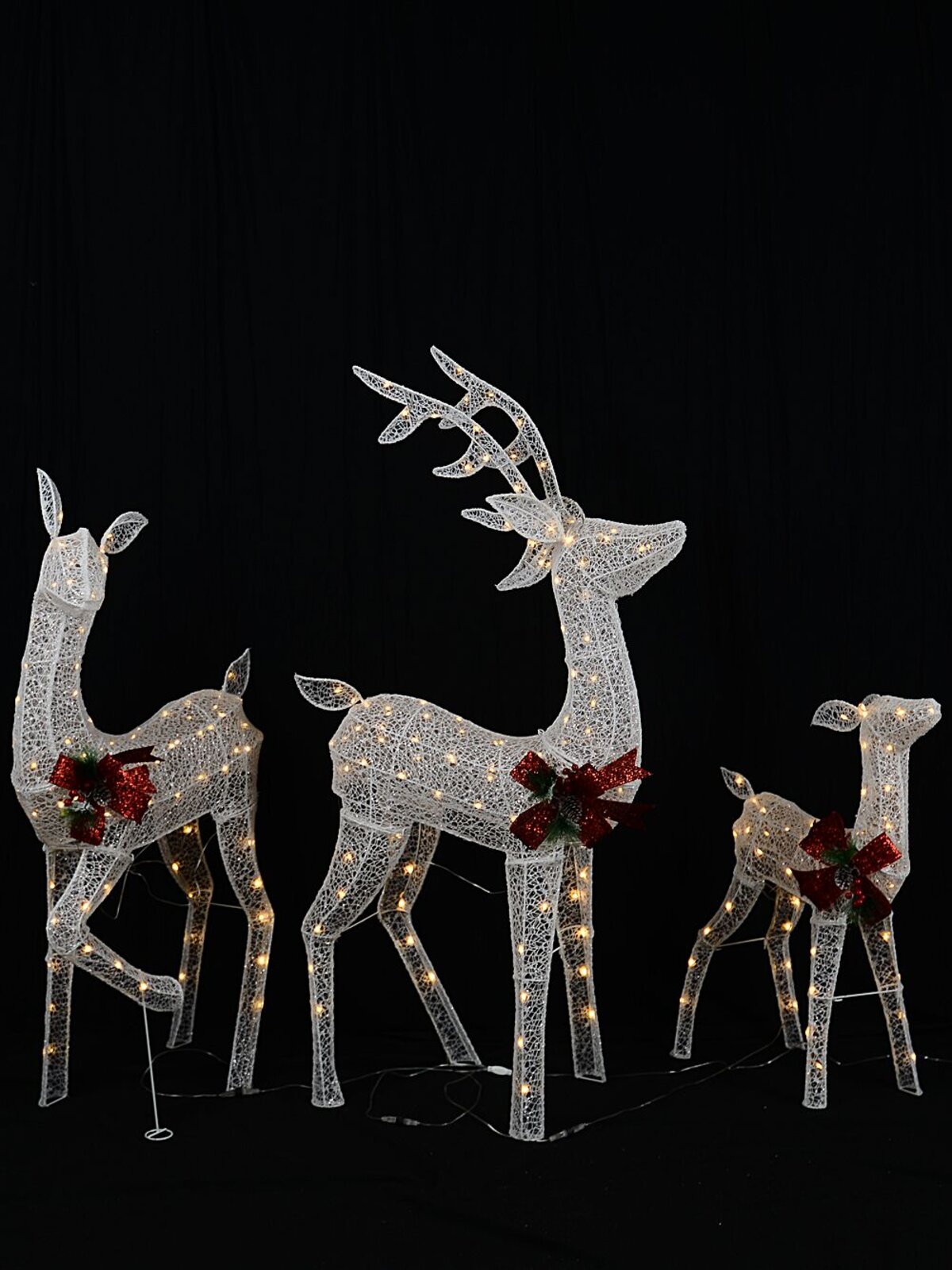 Outdoor 3D Warm White Dynamic Mesh Reindeer Family LED Display Set | 1.6m — image 4