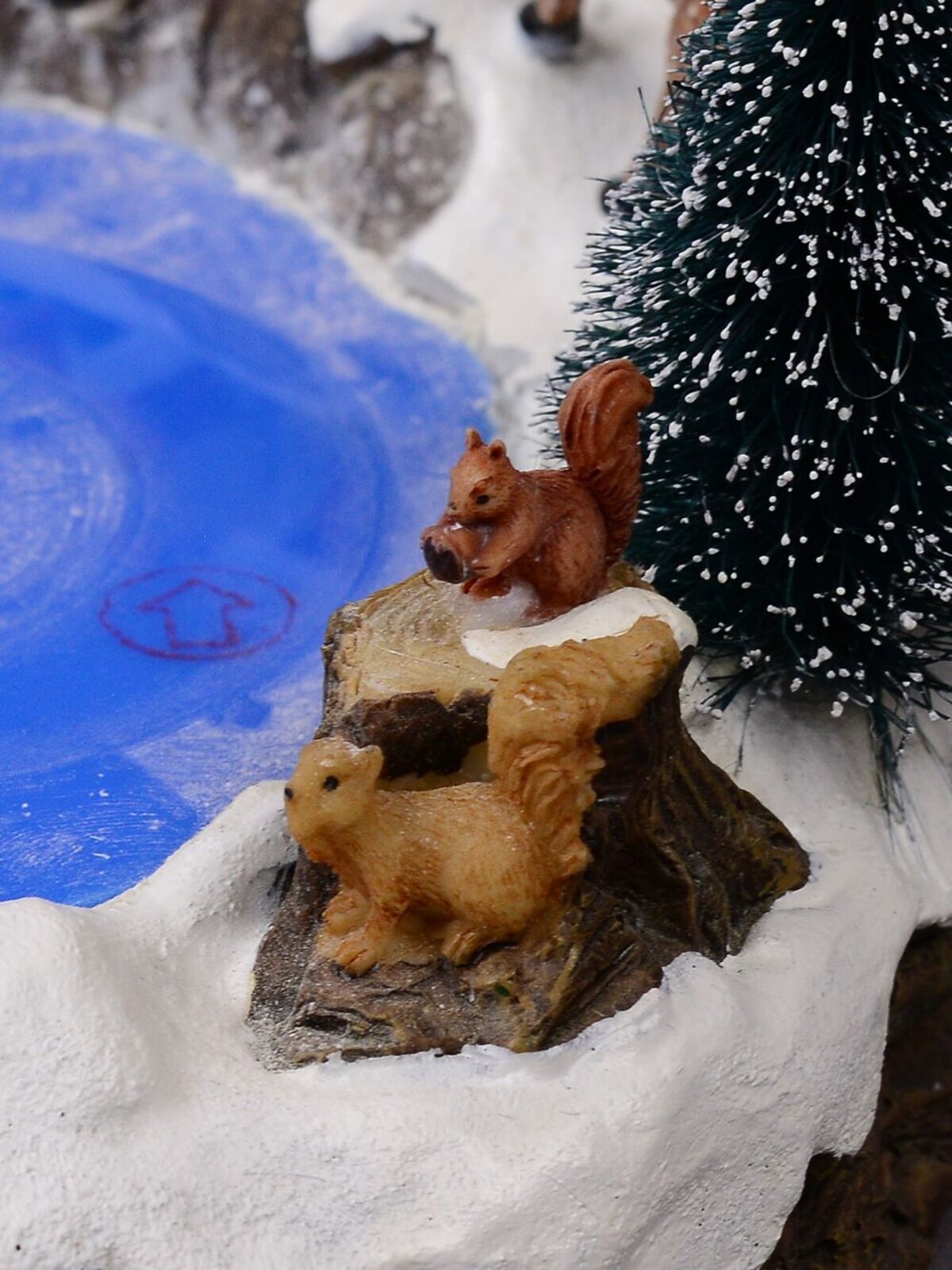 Pond Skating Christmas Scene With Santa, Reindeer & Christmas Critters - 33cm — image 7