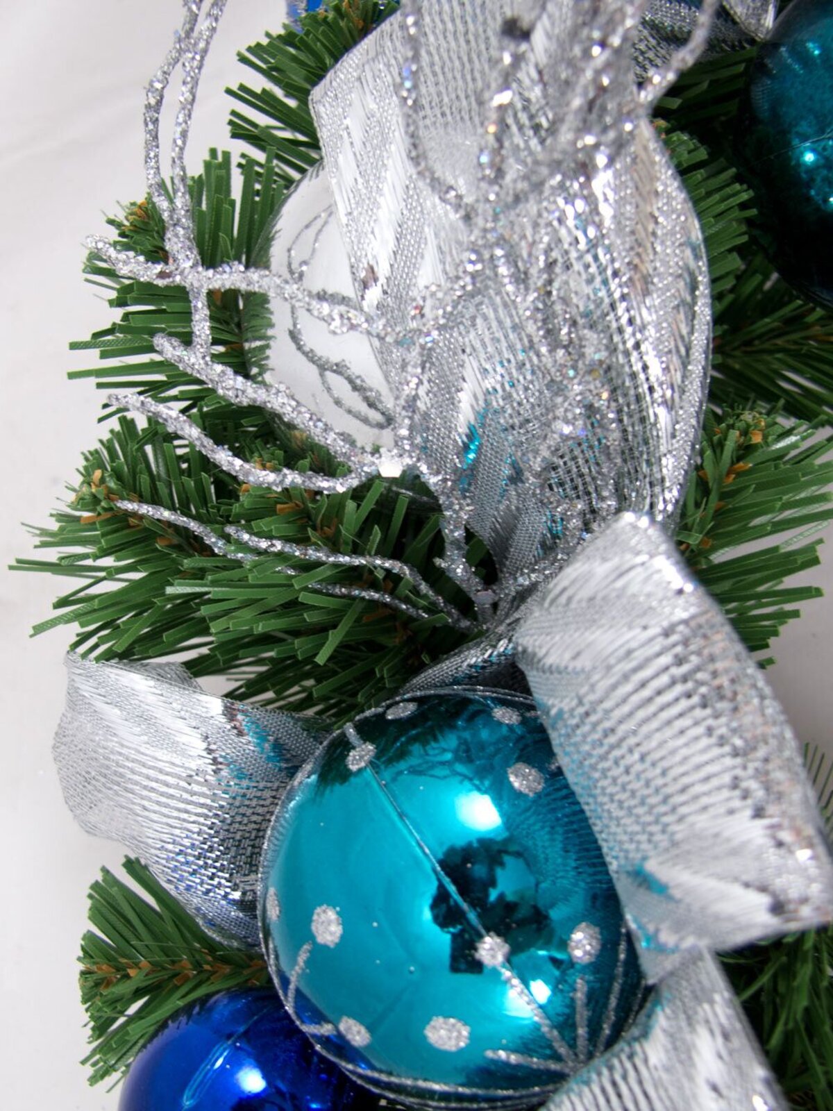 Pre-Decorated Blue & Silver Bauble Wreath - 36cm