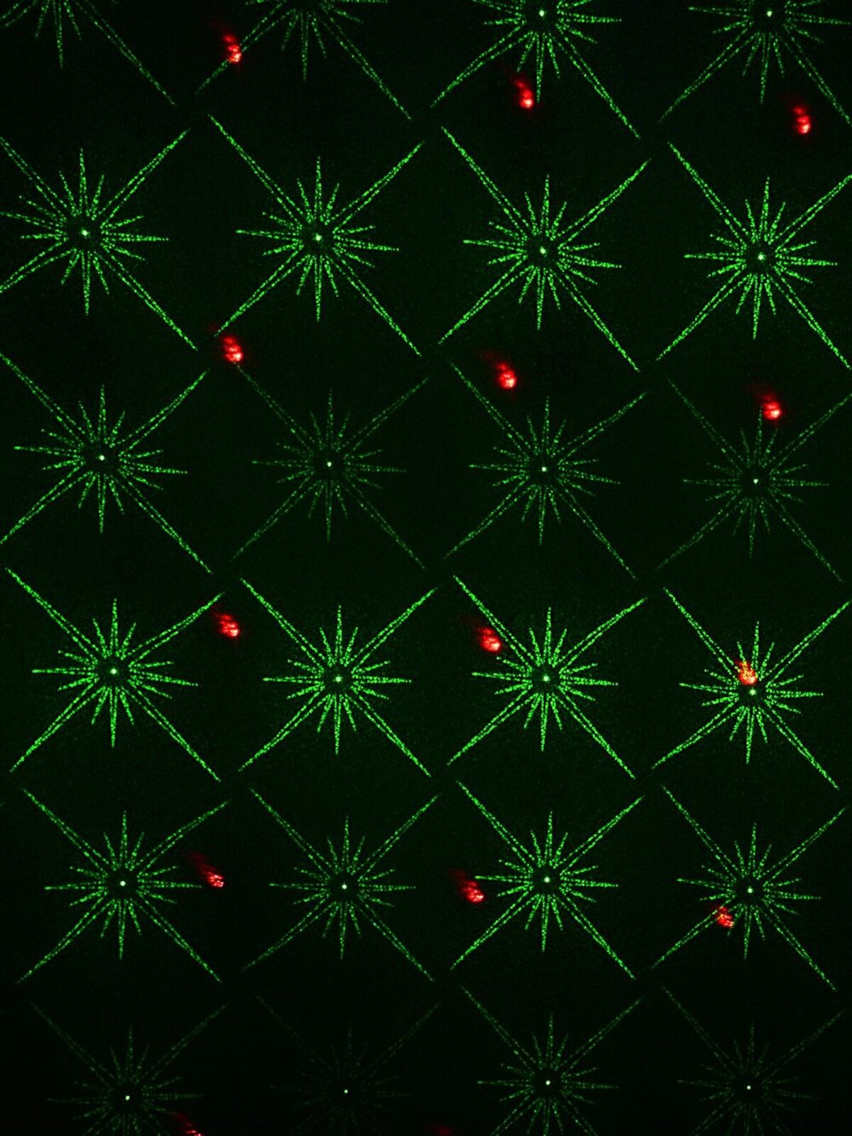 Red & Green 12 Patterned LED Christmas Garden Laser Light | 12m x 12m — image 6