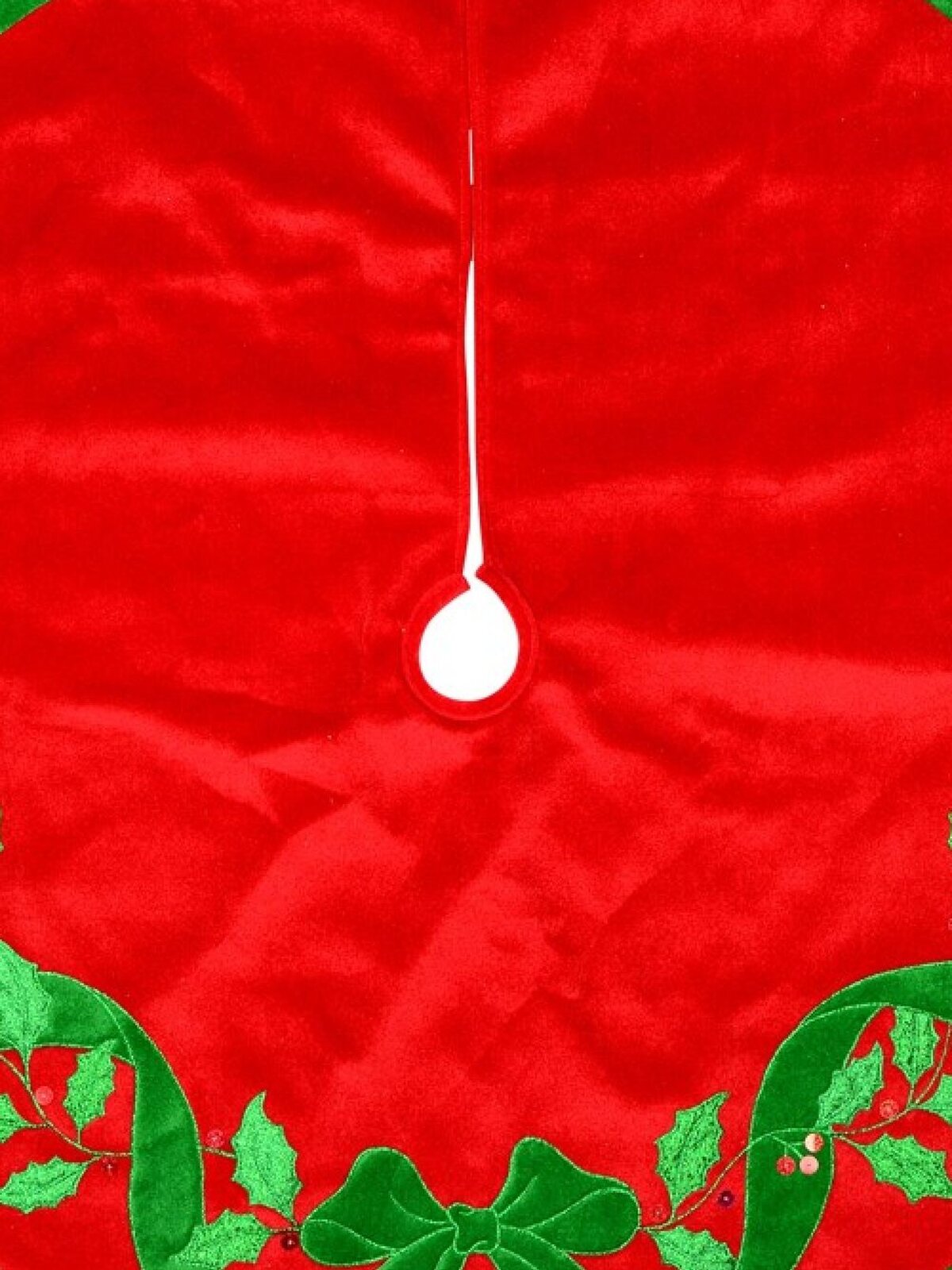Red With Green Bow & Mistletoe Pattern Velvet Christmas Tree Skirt - 1.2m — image 3